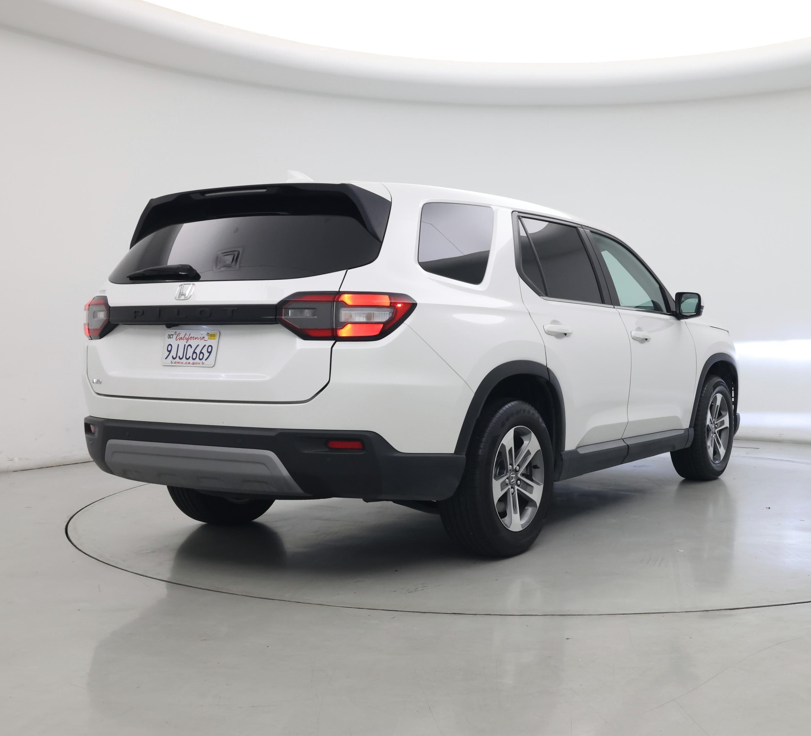 Thumbnail: 2023 Honda Pilot - 8