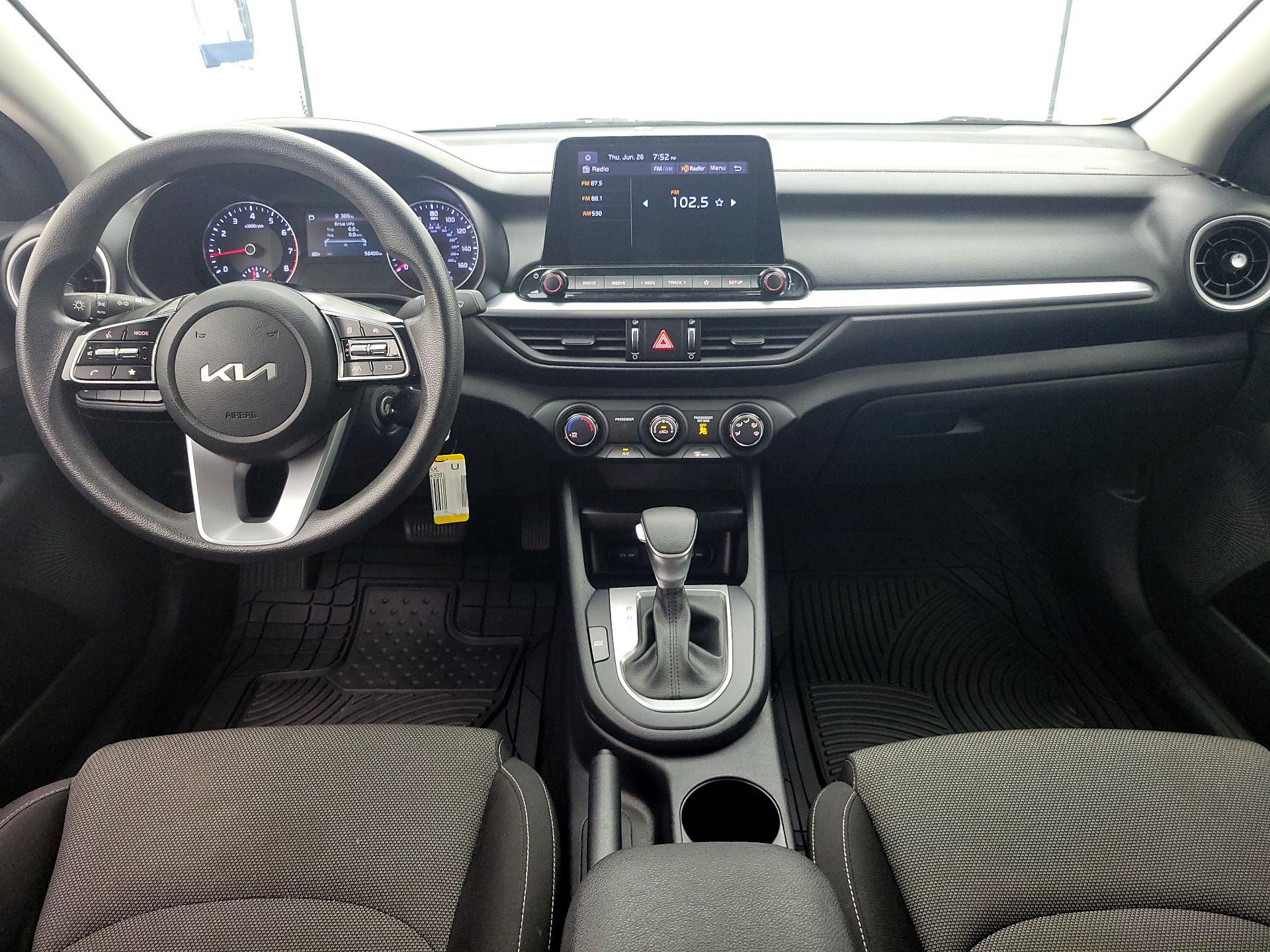 Thumbnail: 2022 Kia Forte - 9