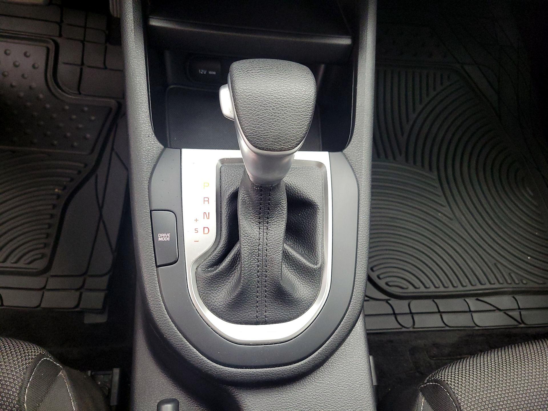 Thumbnail: 2022 Kia Forte - 17
