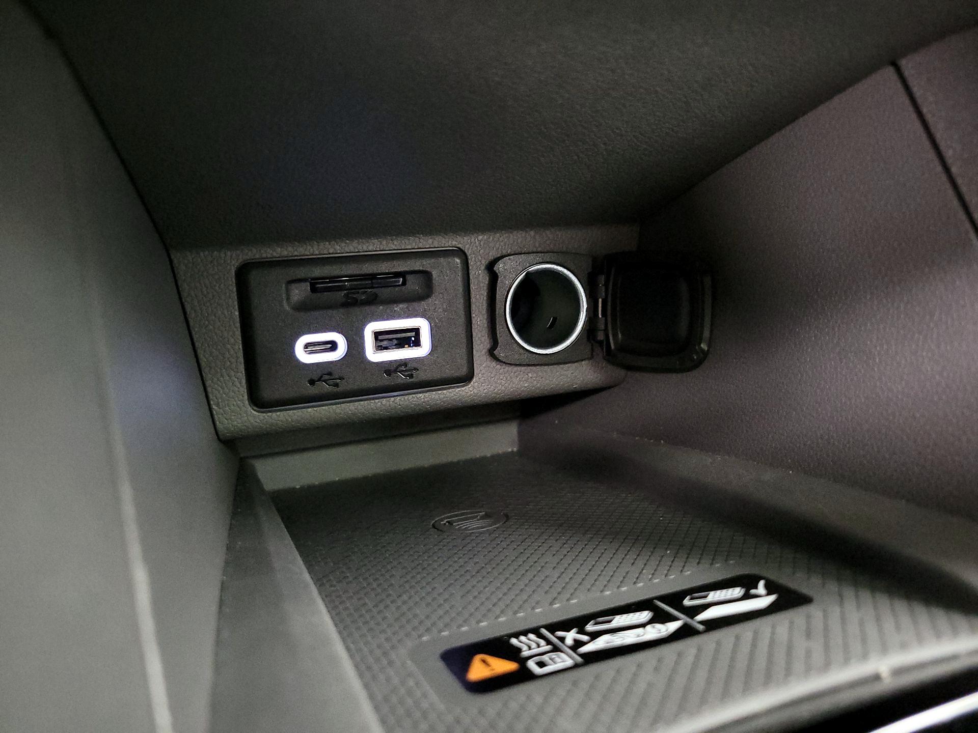 Thumbnail: 2023 Chevrolet Bolt EUV - 19