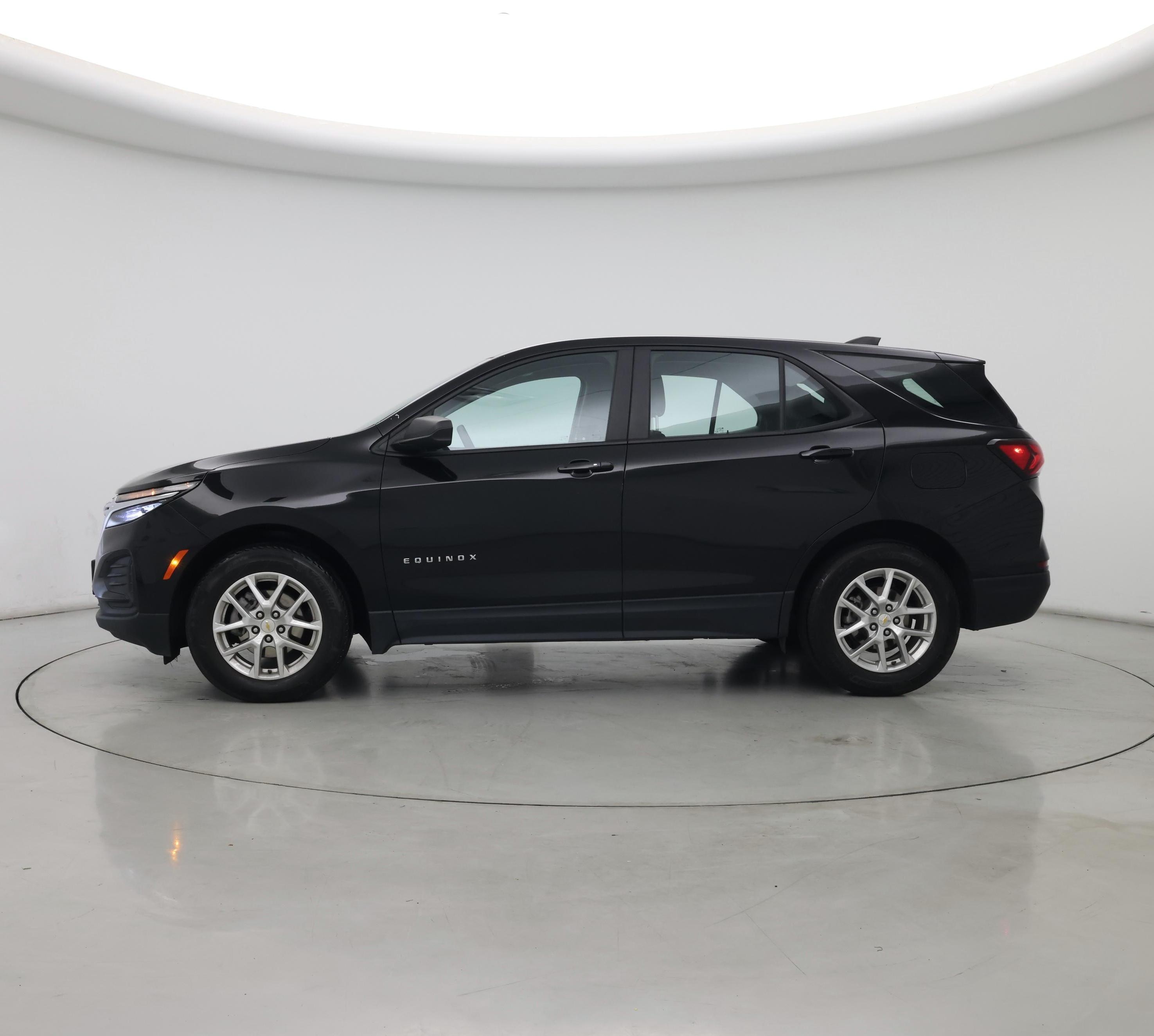 Thumbnail: 2022 Chevrolet Equinox - 3