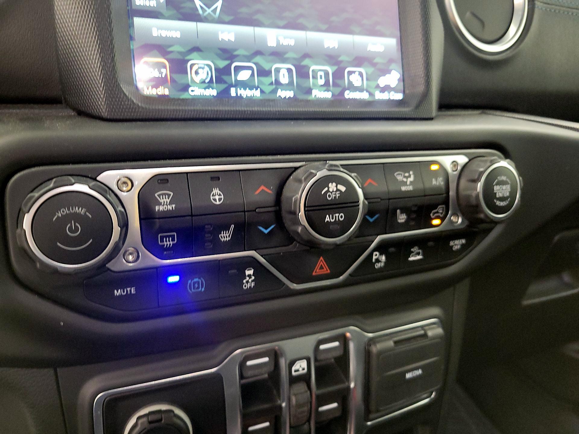 Thumbnail: 2021 Jeep Wrangler - 16