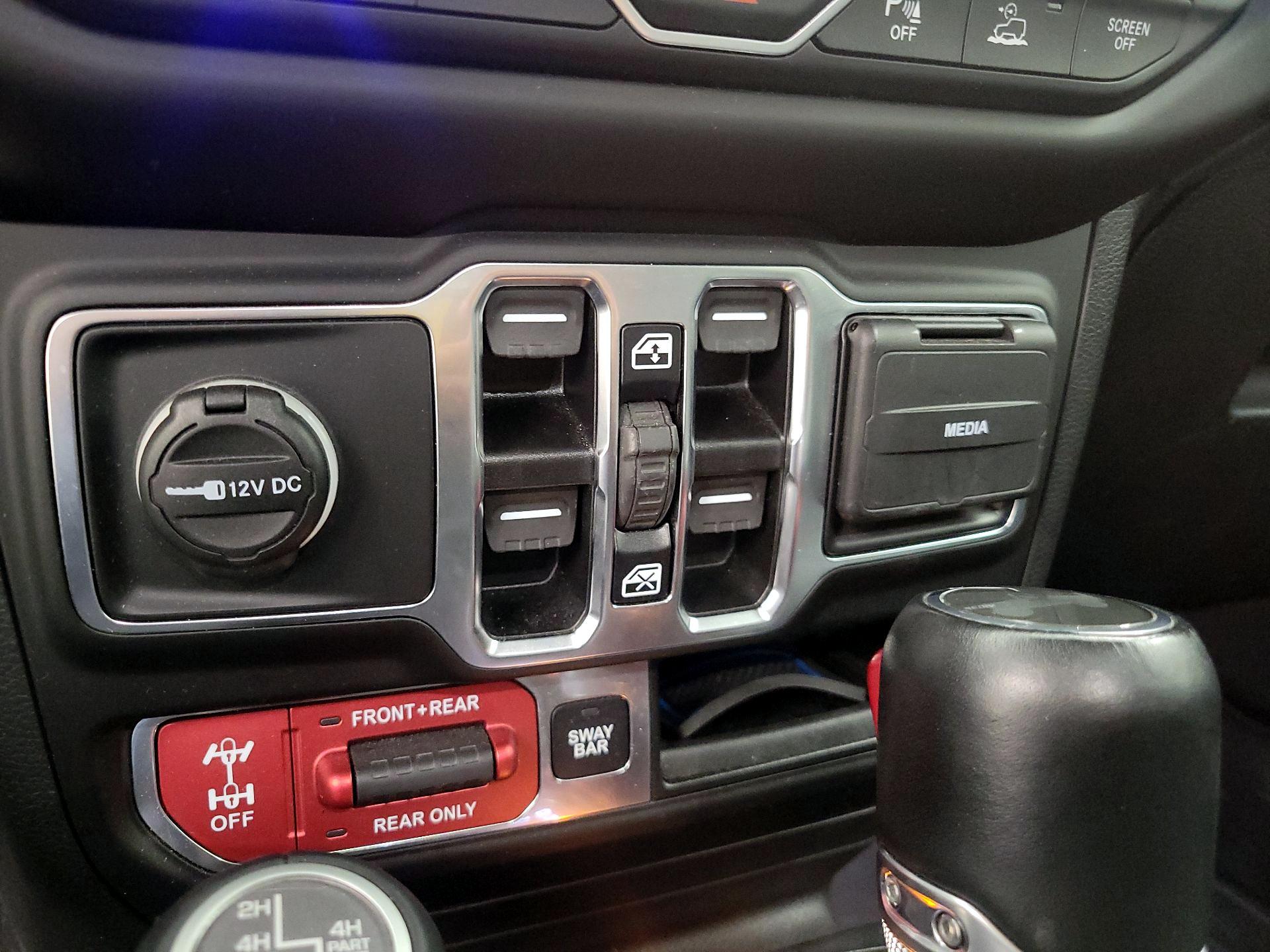 Thumbnail: 2021 Jeep Wrangler - 18