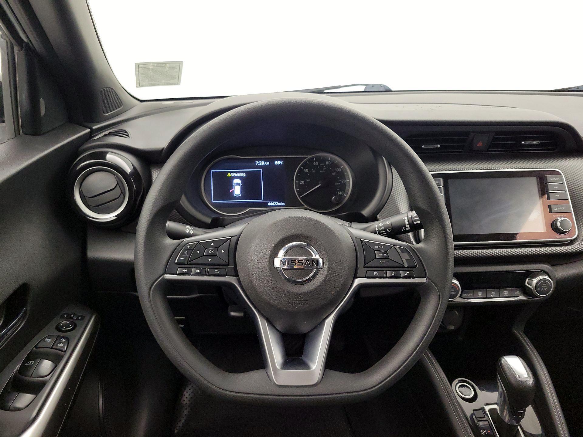 Thumbnail: 2020 Nissan Kicks - 10