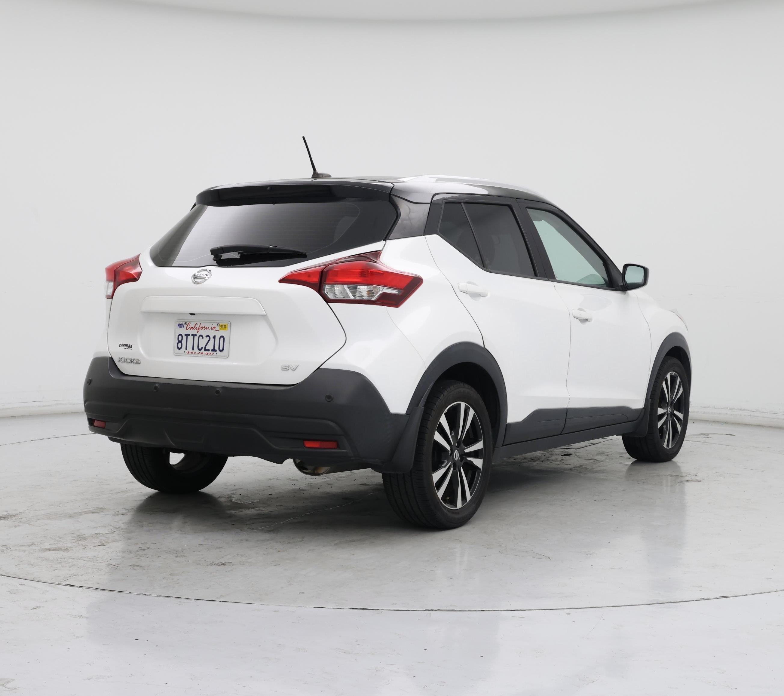 Thumbnail: 2020 Nissan Kicks - 8