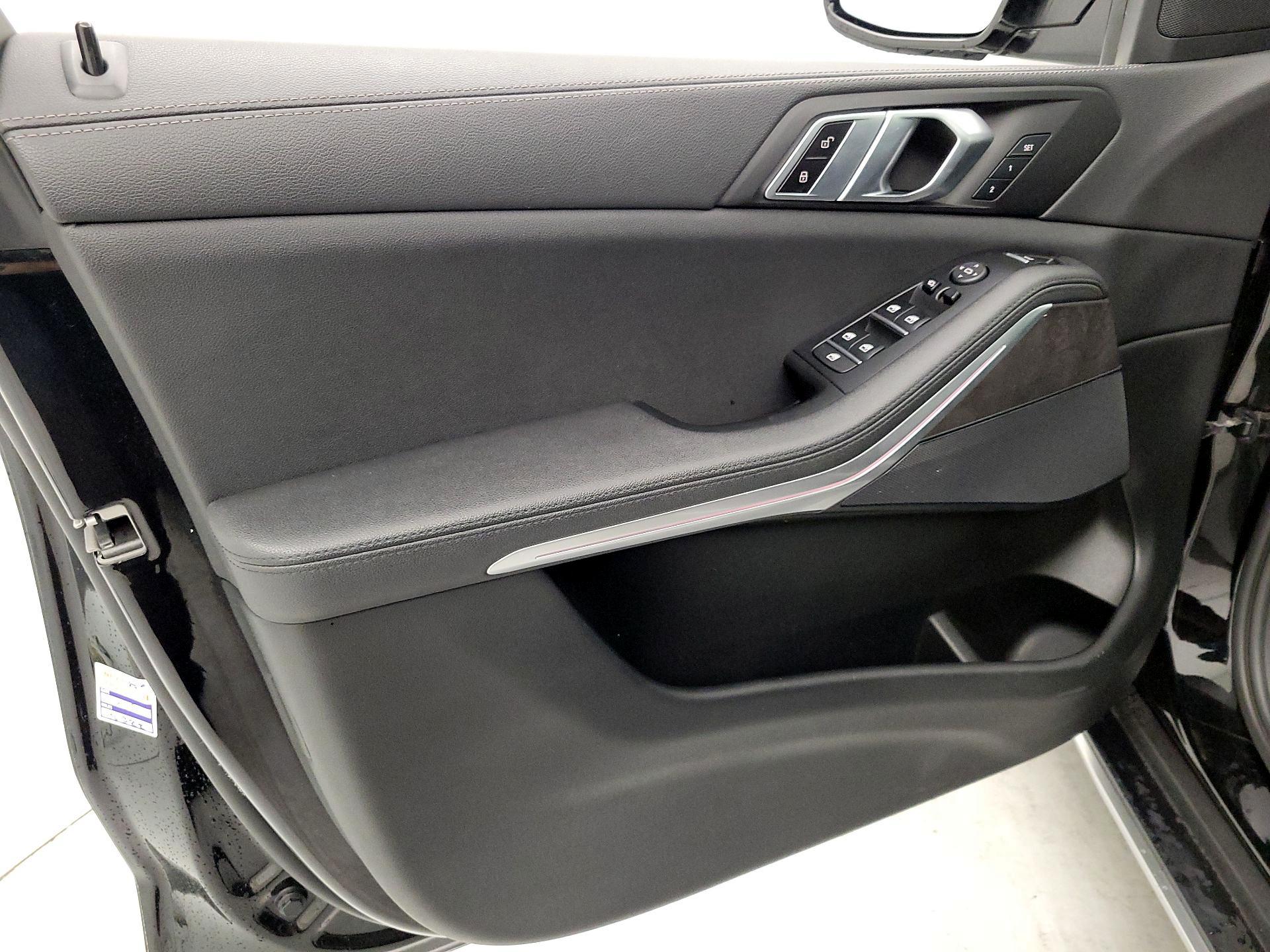 Thumbnail: 2022 BMW X5 - 12