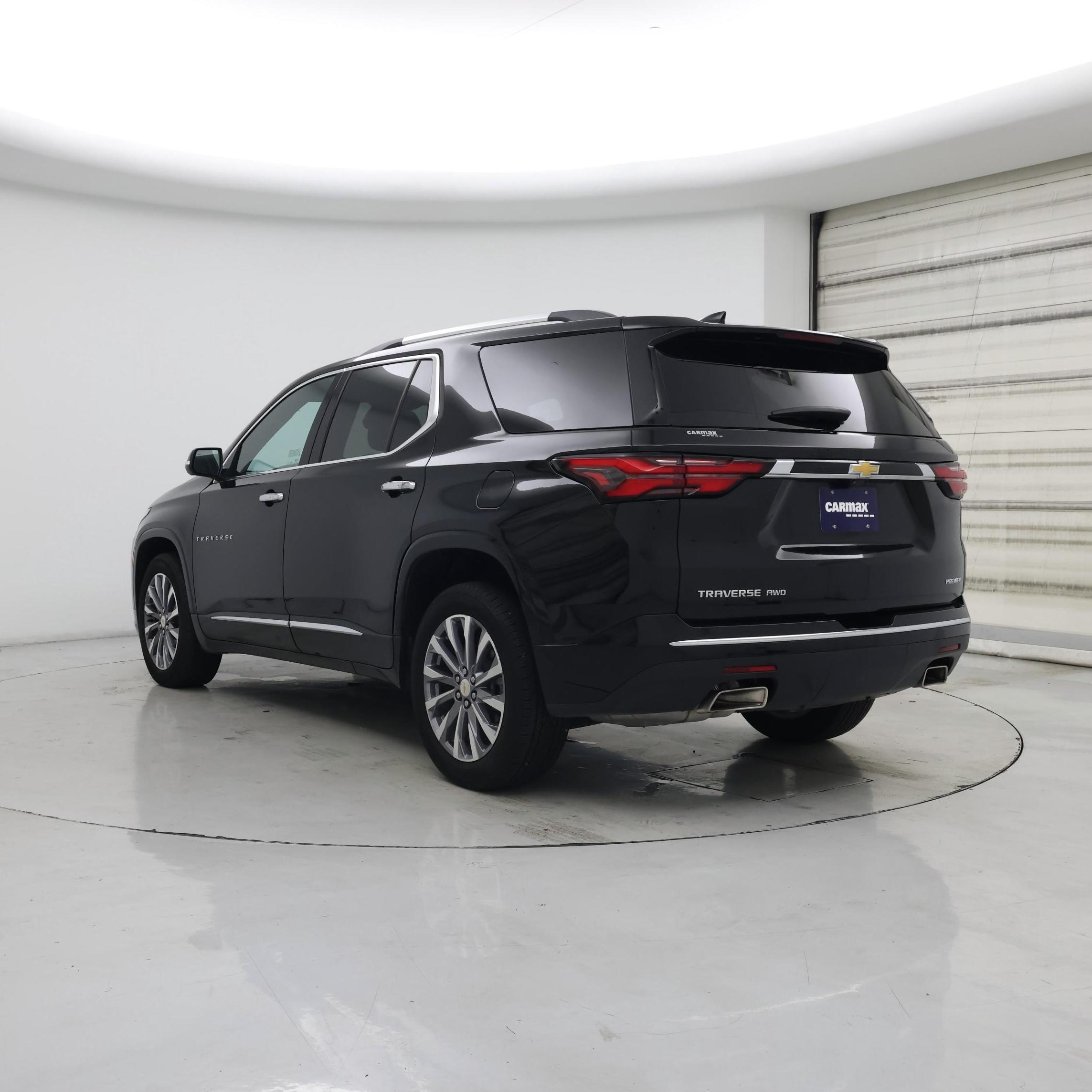 Thumbnail: 2023 Chevrolet Traverse - 2