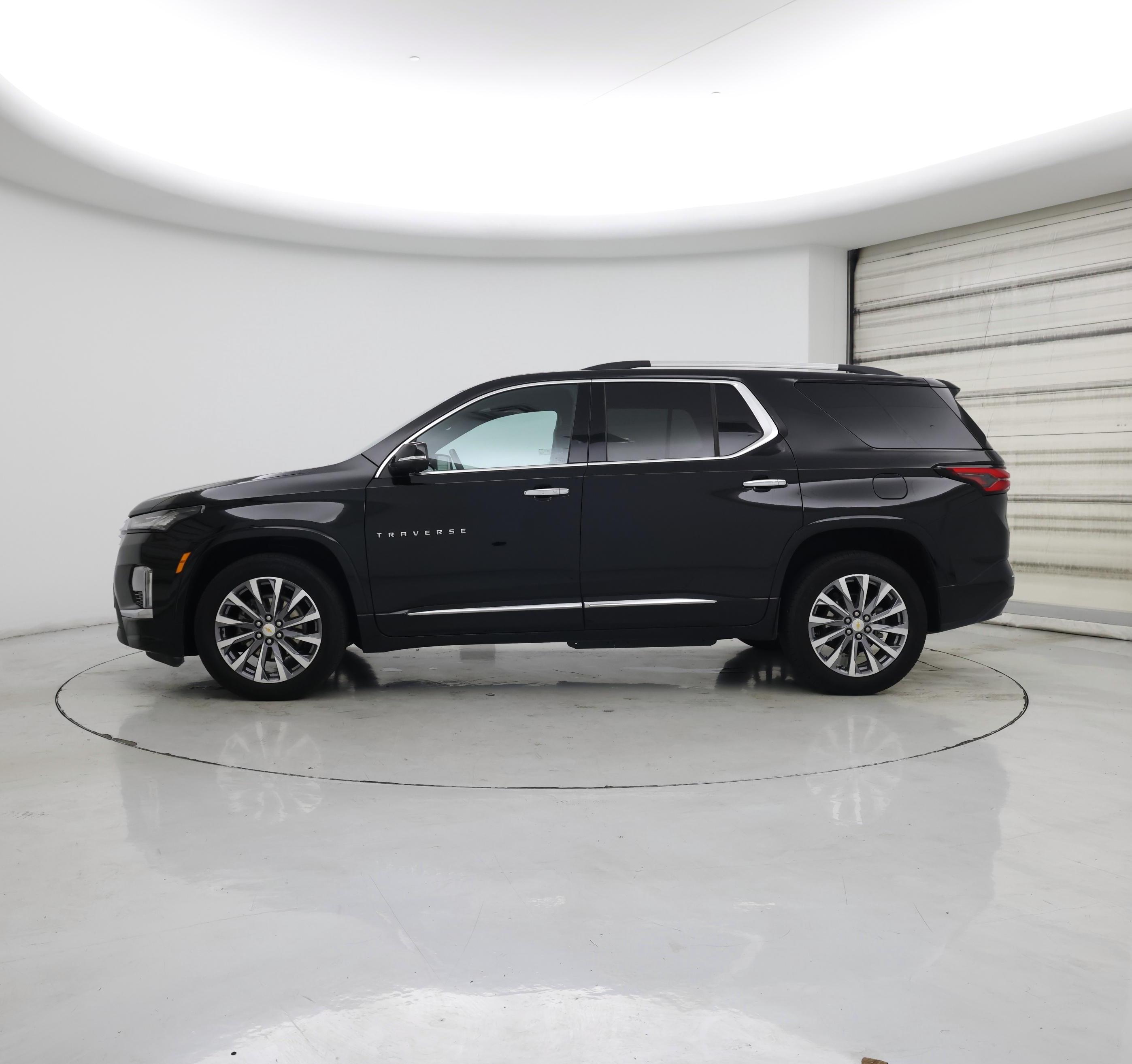 Thumbnail: 2023 Chevrolet Traverse - 3