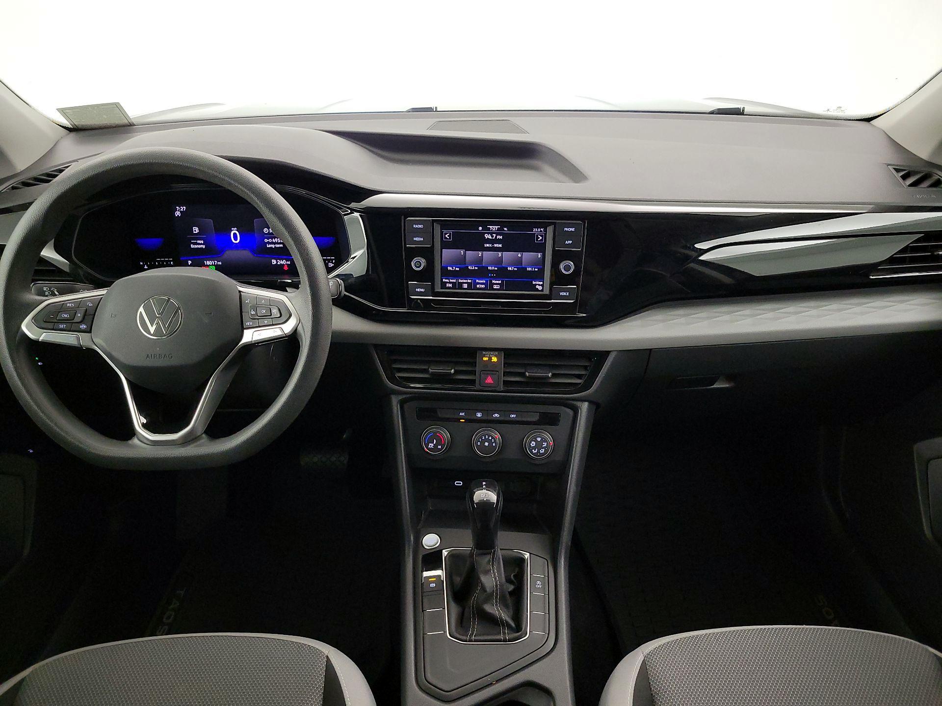 Thumbnail: 2022 Volkswagen Taos - 9