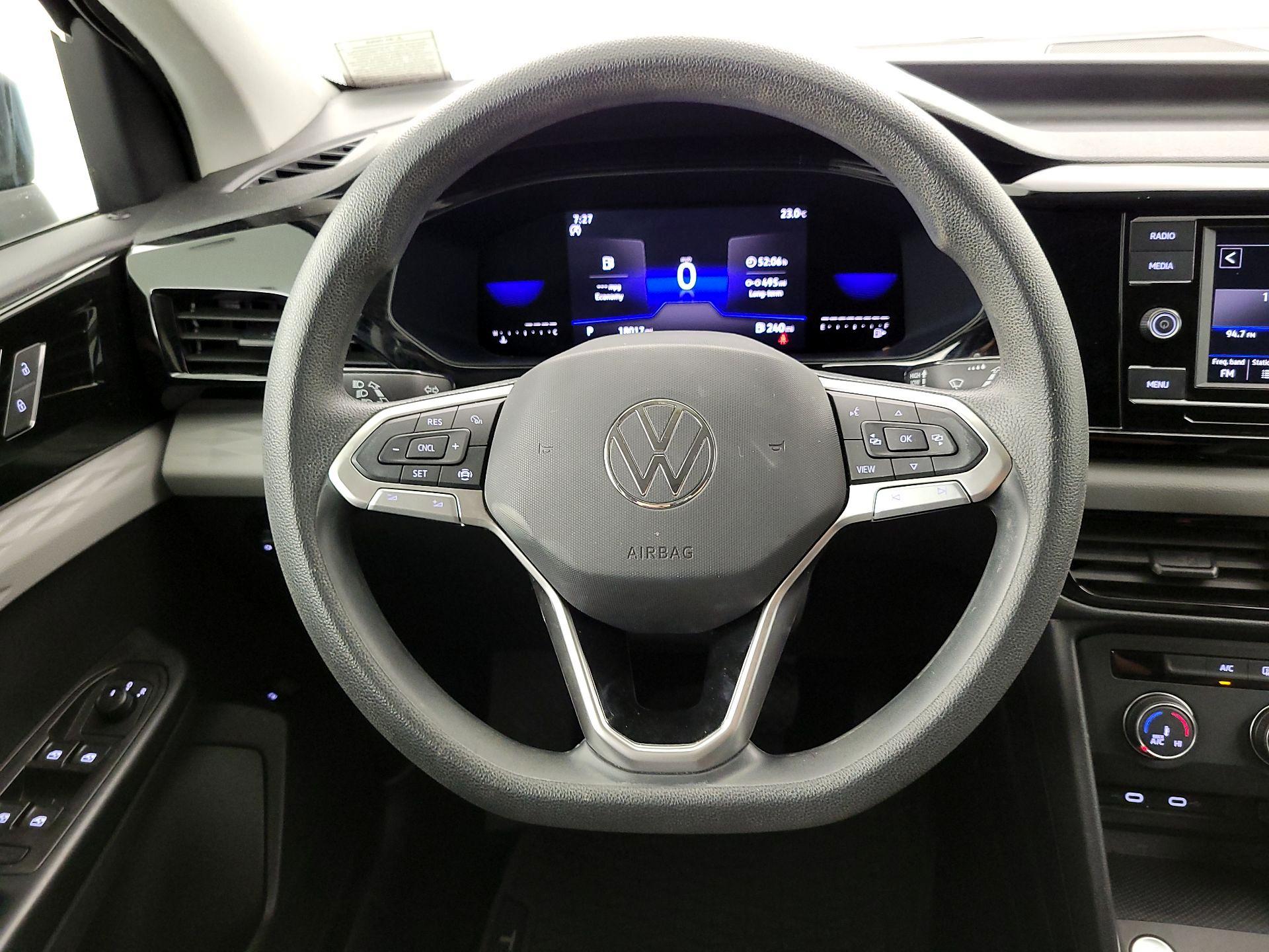 Thumbnail: 2022 Volkswagen Taos - 10