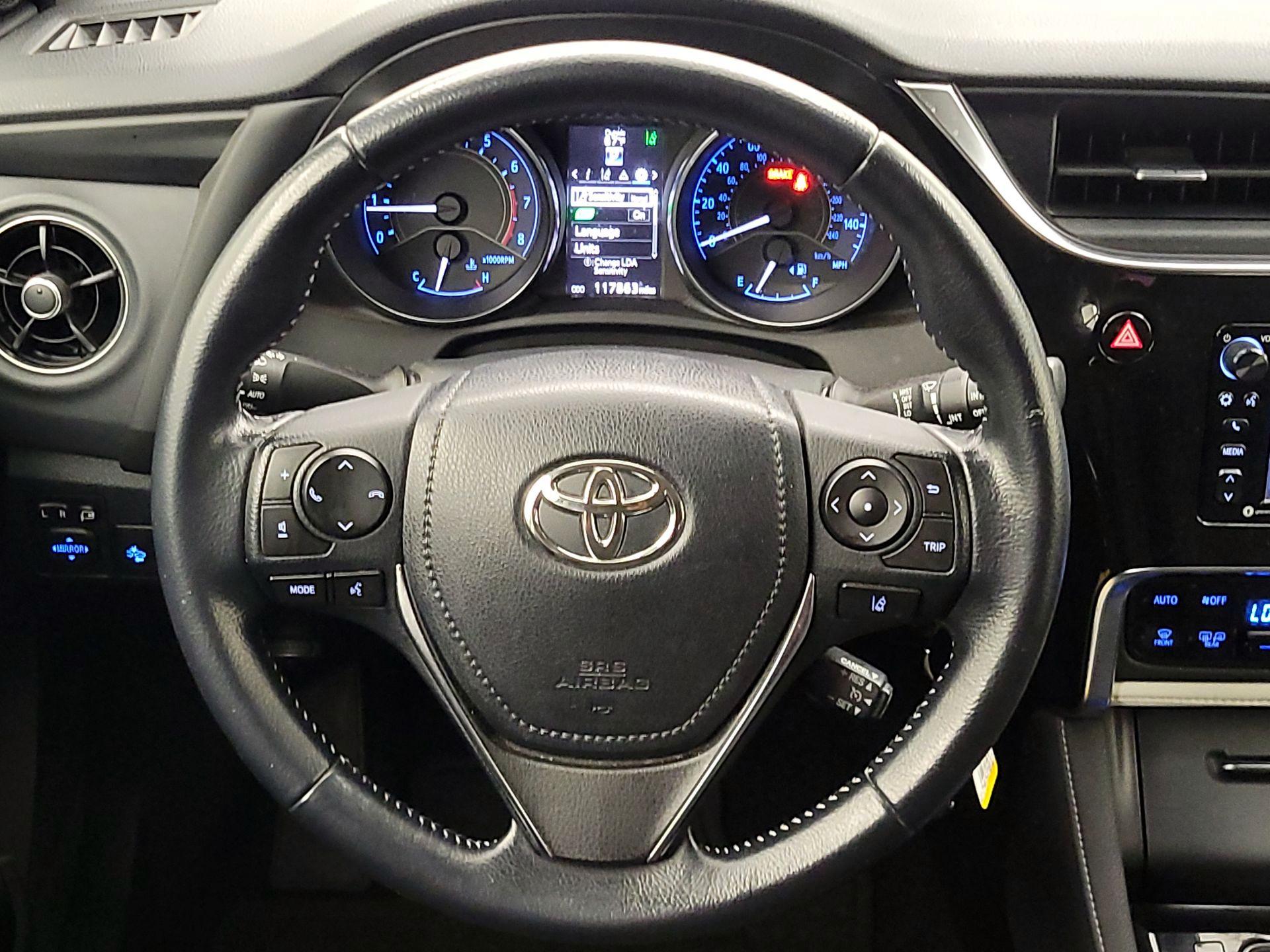 Thumbnail: 2018 Toyota Corolla iM - 10