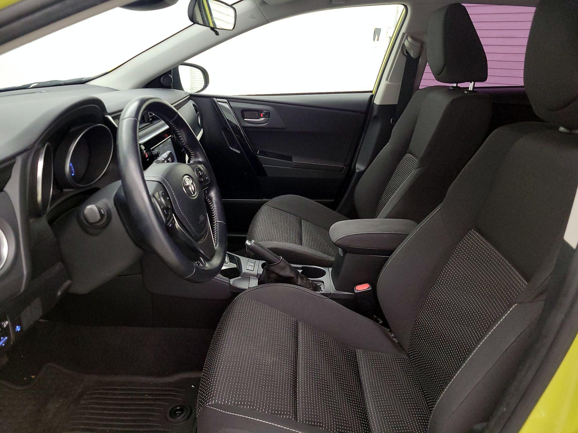 Thumbnail: 2018 Toyota Corolla iM - 11