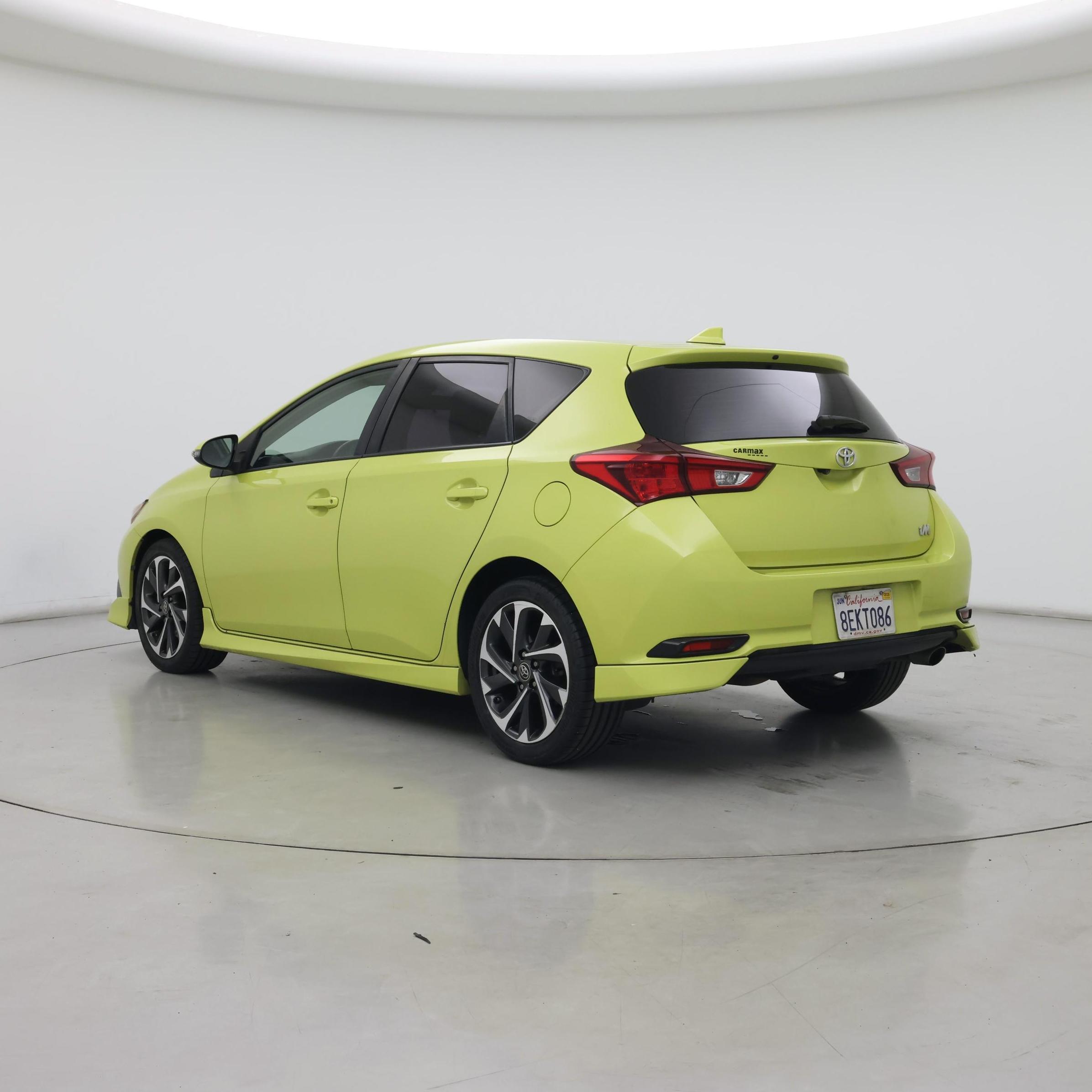 Thumbnail: 2018 Toyota Corolla iM - 2