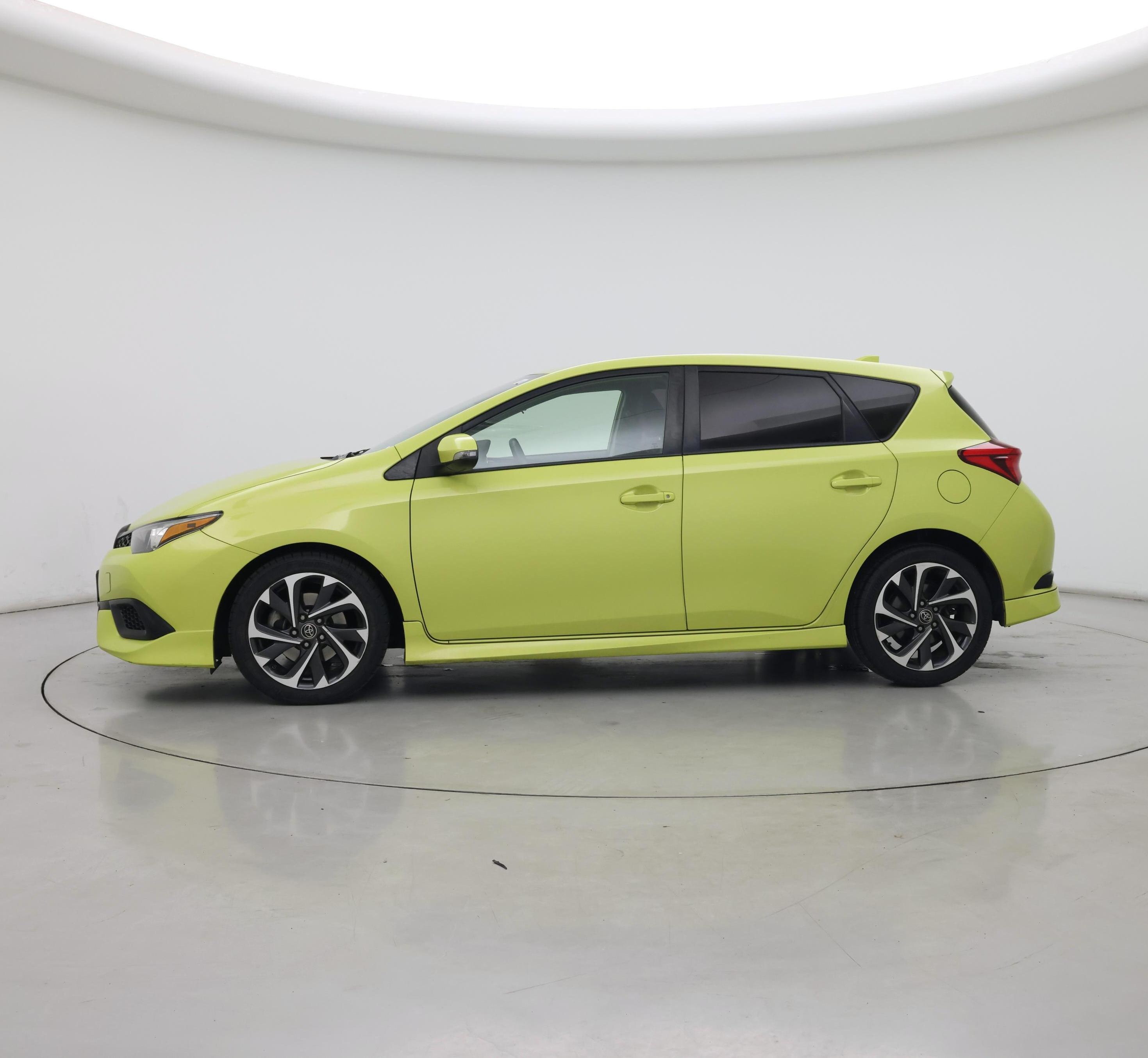 Thumbnail: 2018 Toyota Corolla iM - 3