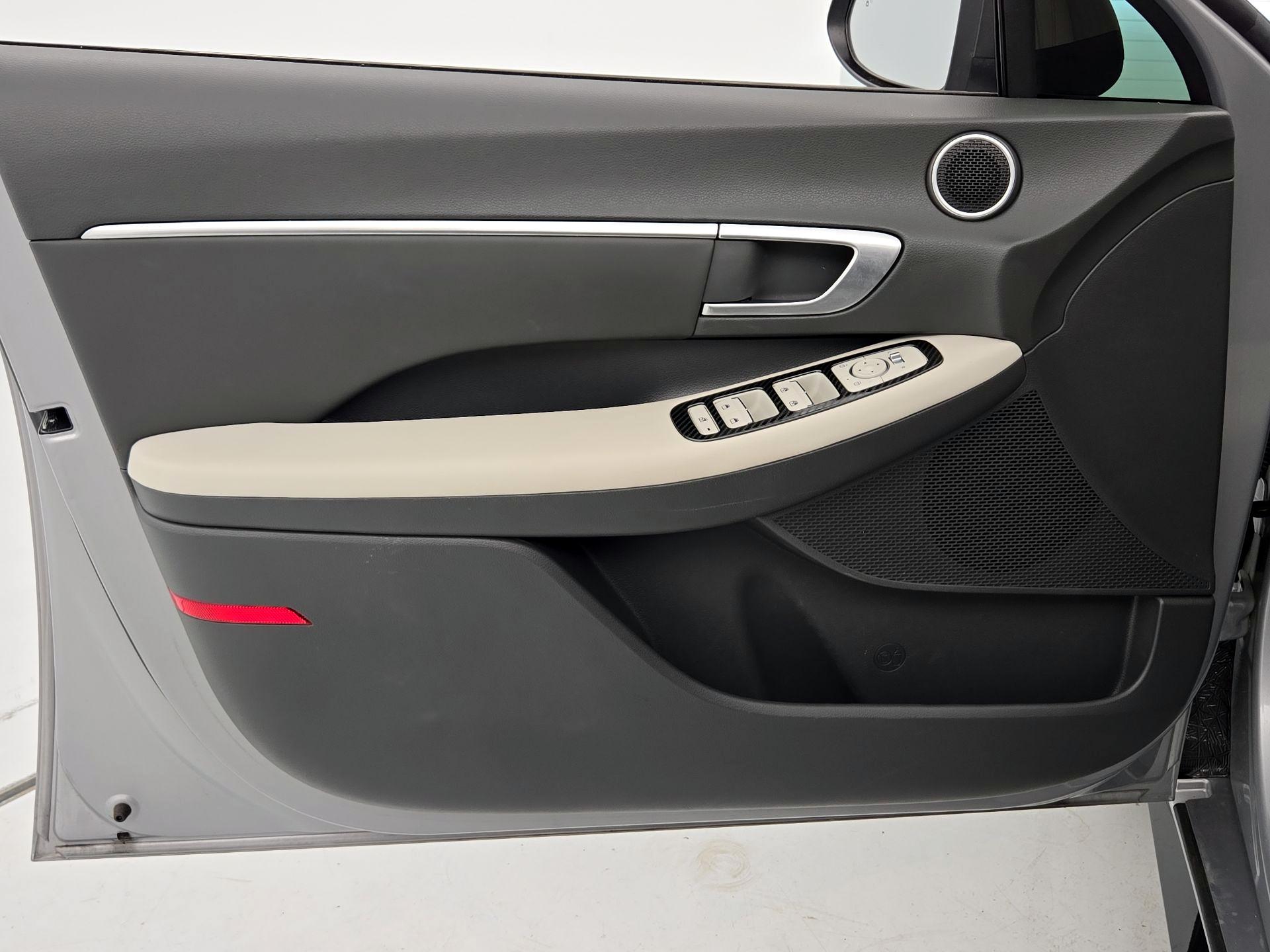 Thumbnail: 2023 Hyundai Sonata - 12