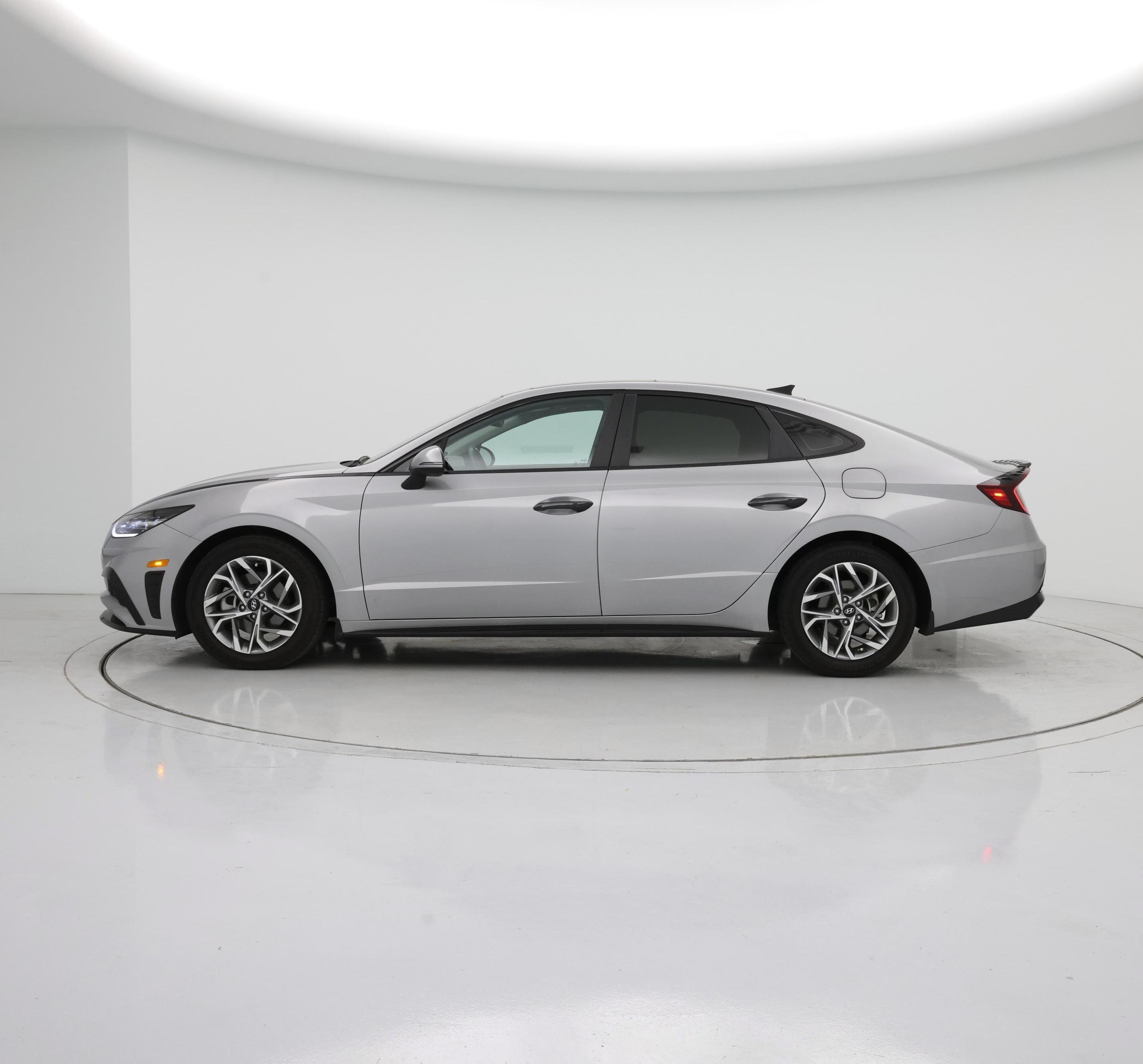 Thumbnail: 2023 Hyundai Sonata - 3