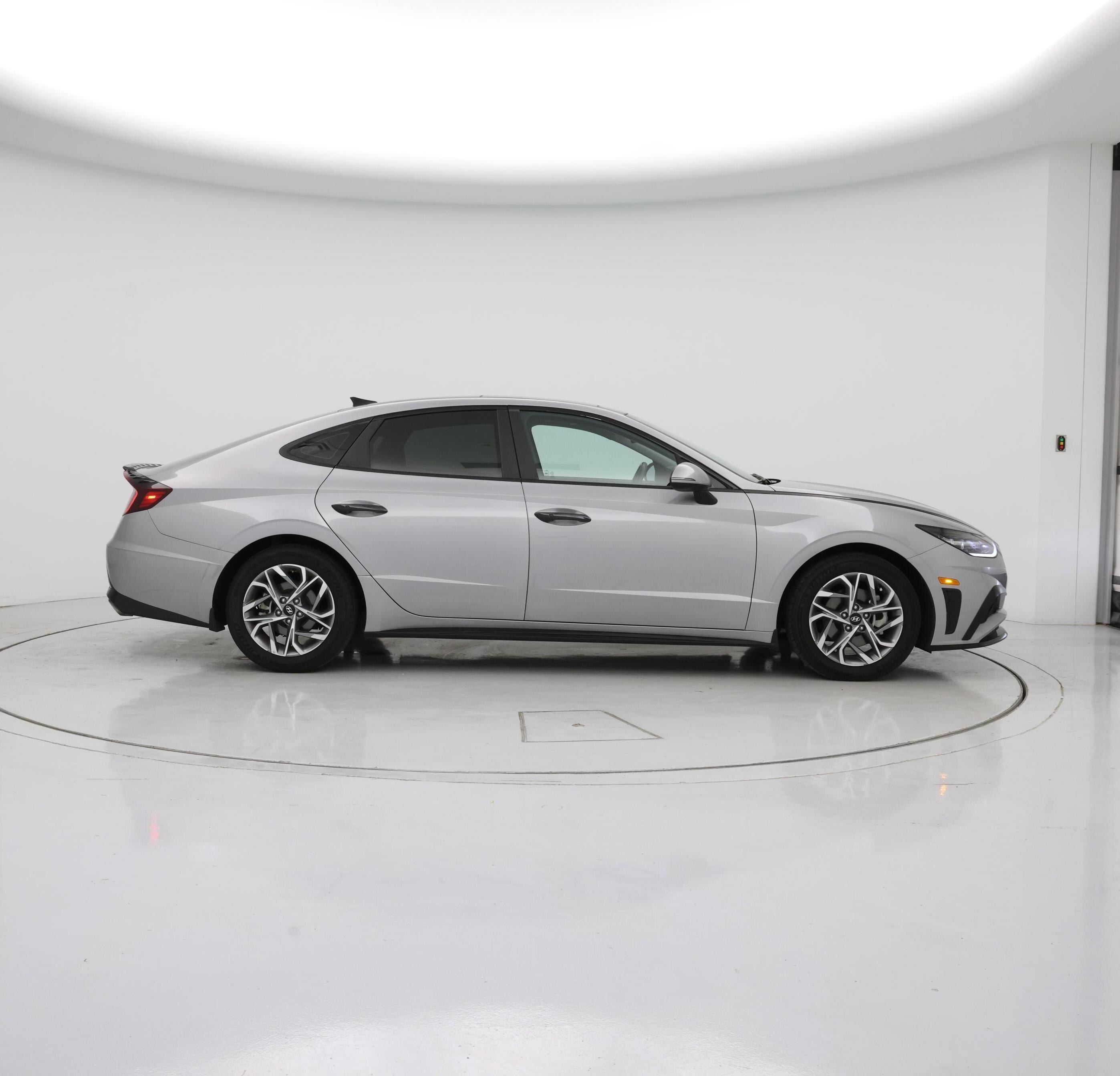 Thumbnail: 2023 Hyundai Sonata - 7
