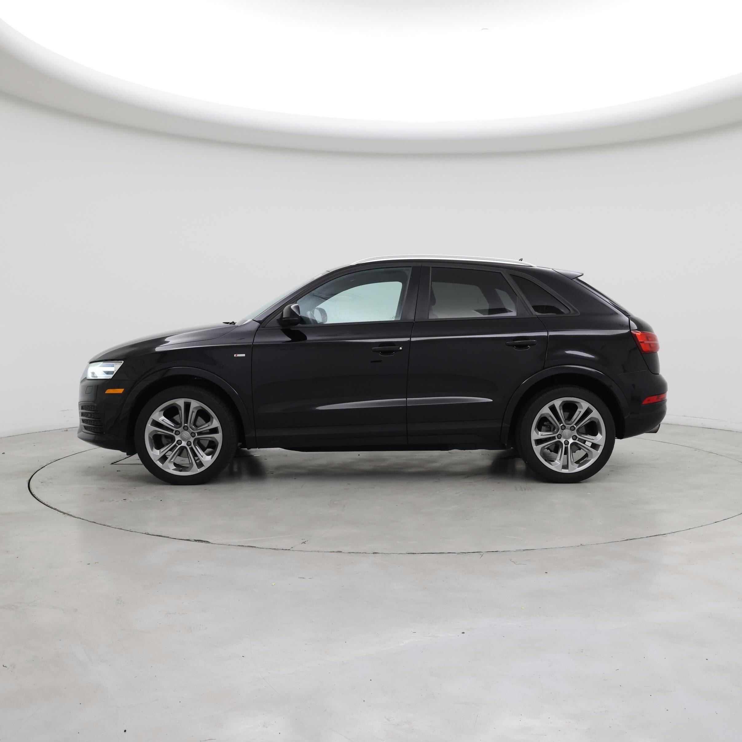 Thumbnail: 2018 Audi Q3 - 3