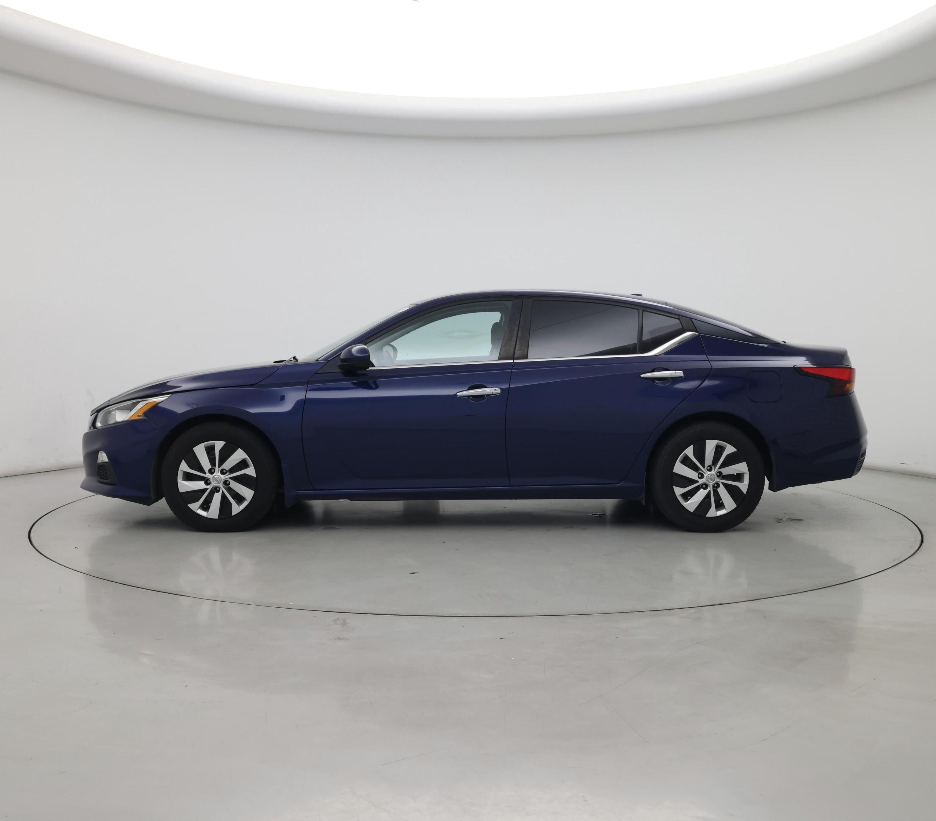 Thumbnail: 2020 Nissan Altima - 3