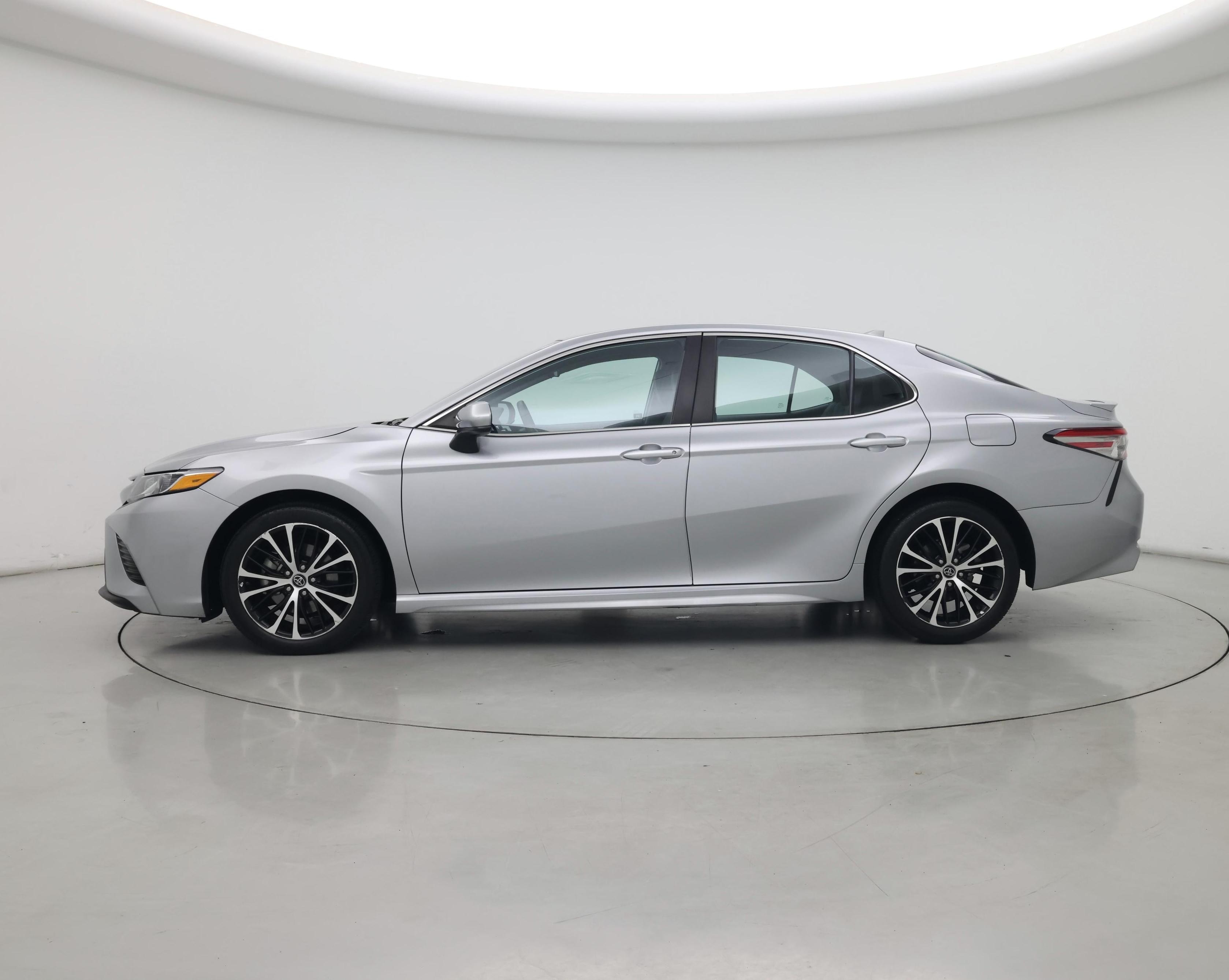 Thumbnail: 2019 Toyota Camry - 3