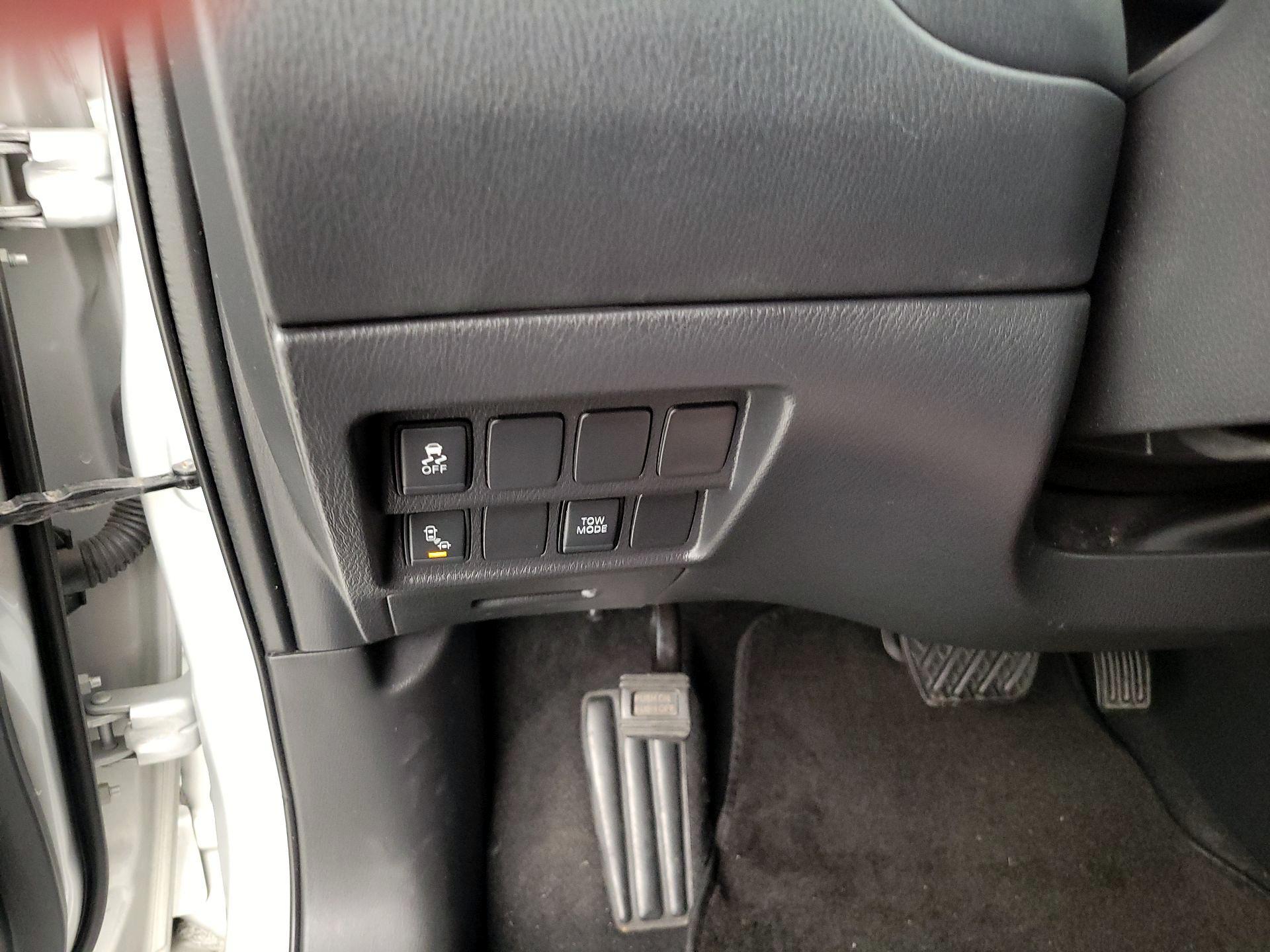 Thumbnail: 2020 Nissan Pathfinder - 13