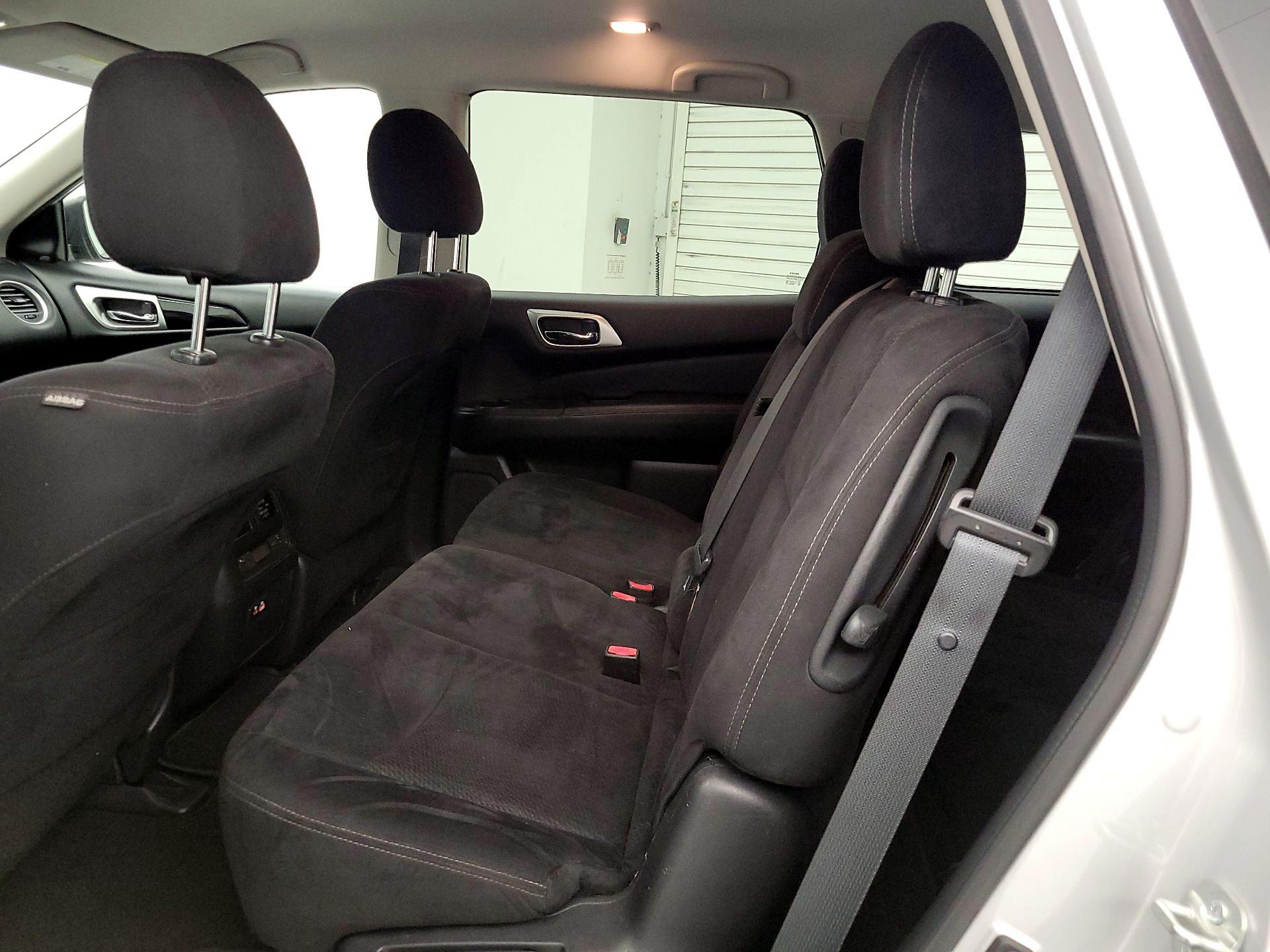 Thumbnail: 2020 Nissan Pathfinder - 19