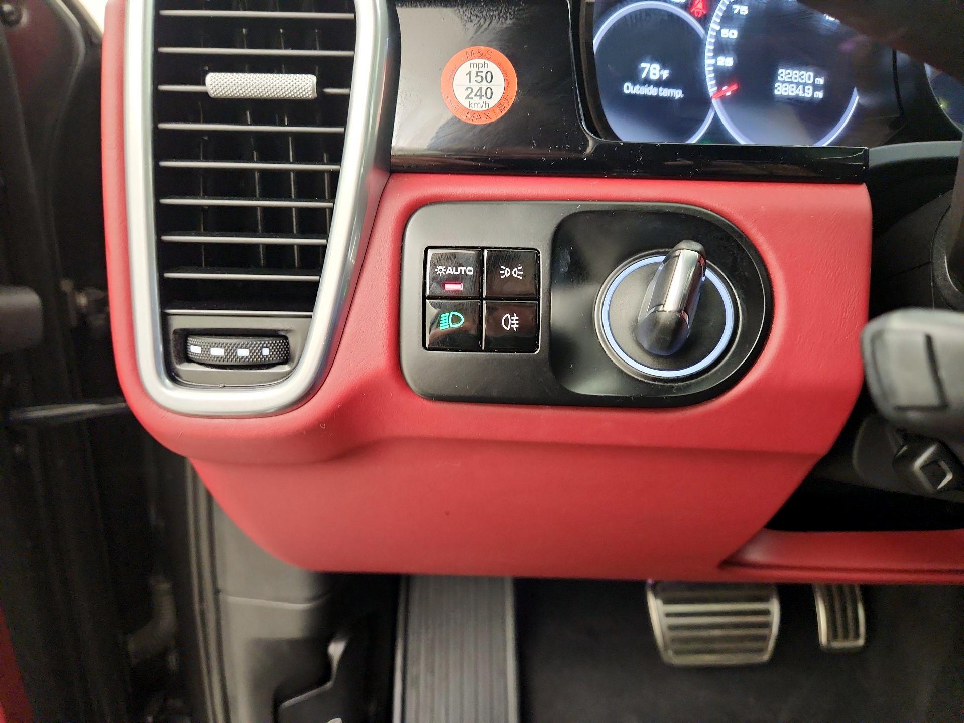 Thumbnail: 2019 Porsche Cayenne - 13