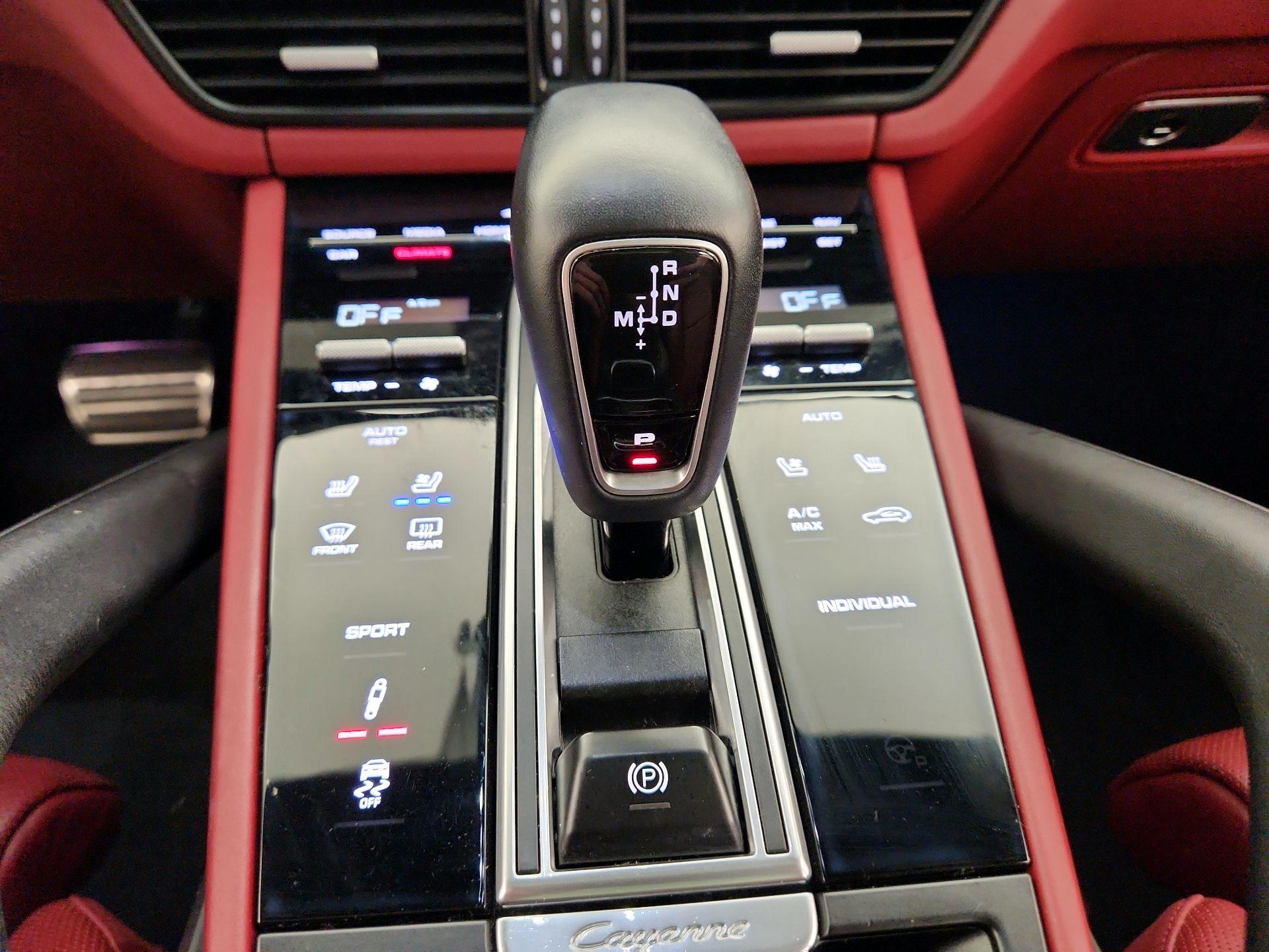 Thumbnail: 2019 Porsche Cayenne - 18