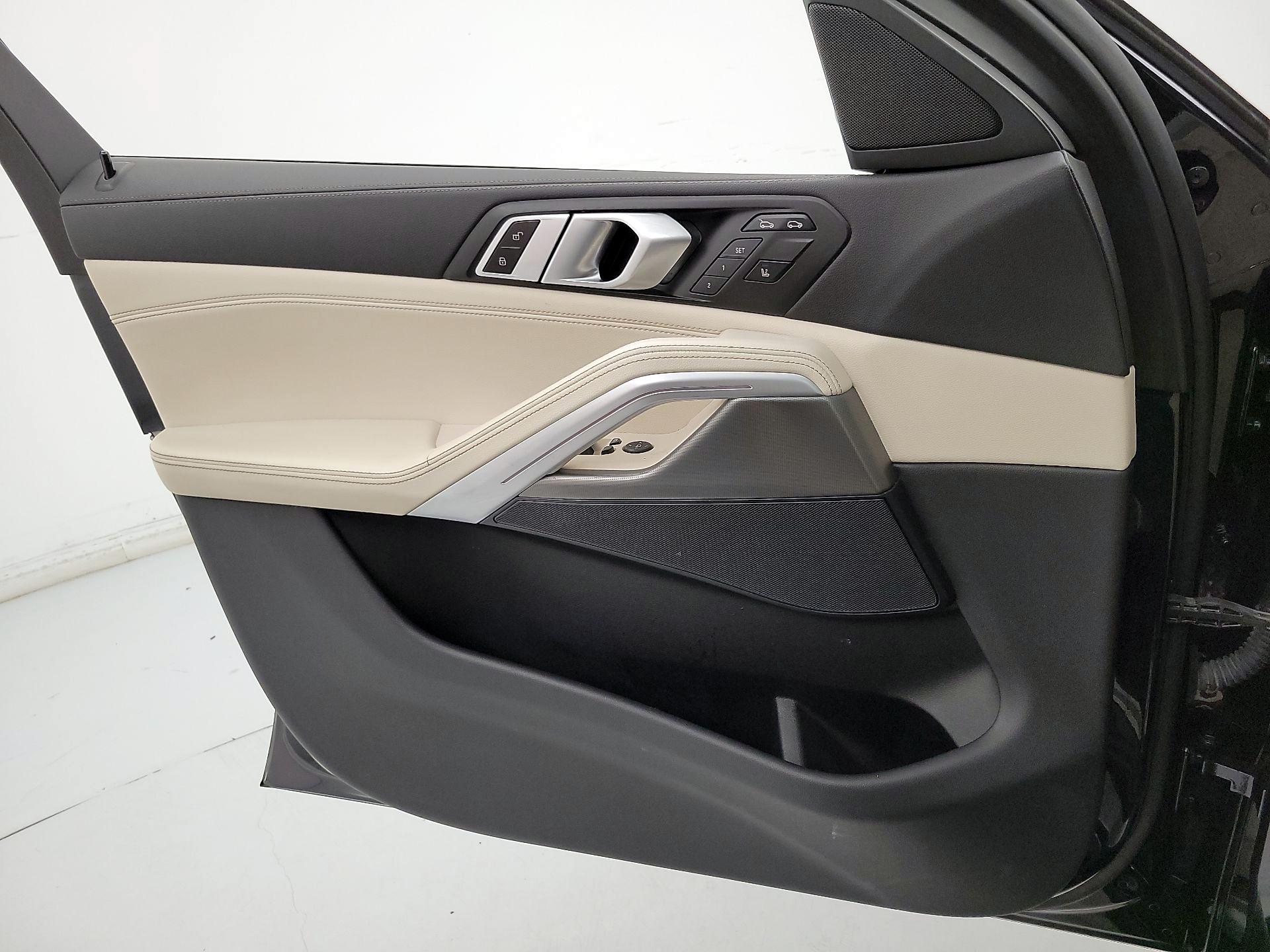 Thumbnail: 2022 BMW X6 - 12