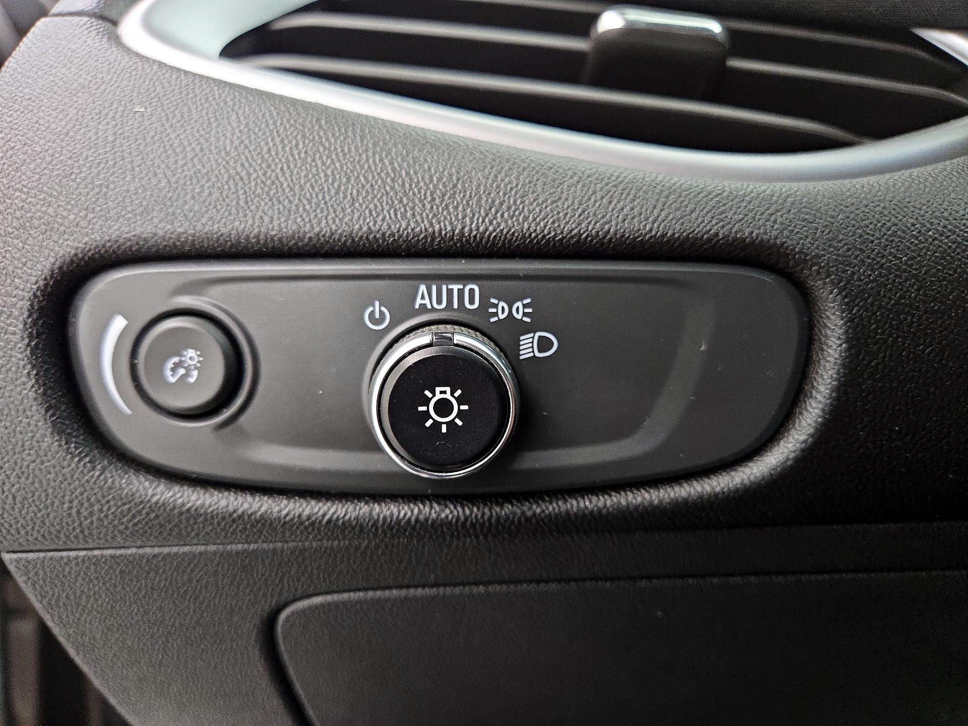 Thumbnail: 2023 Chevrolet Malibu - 13