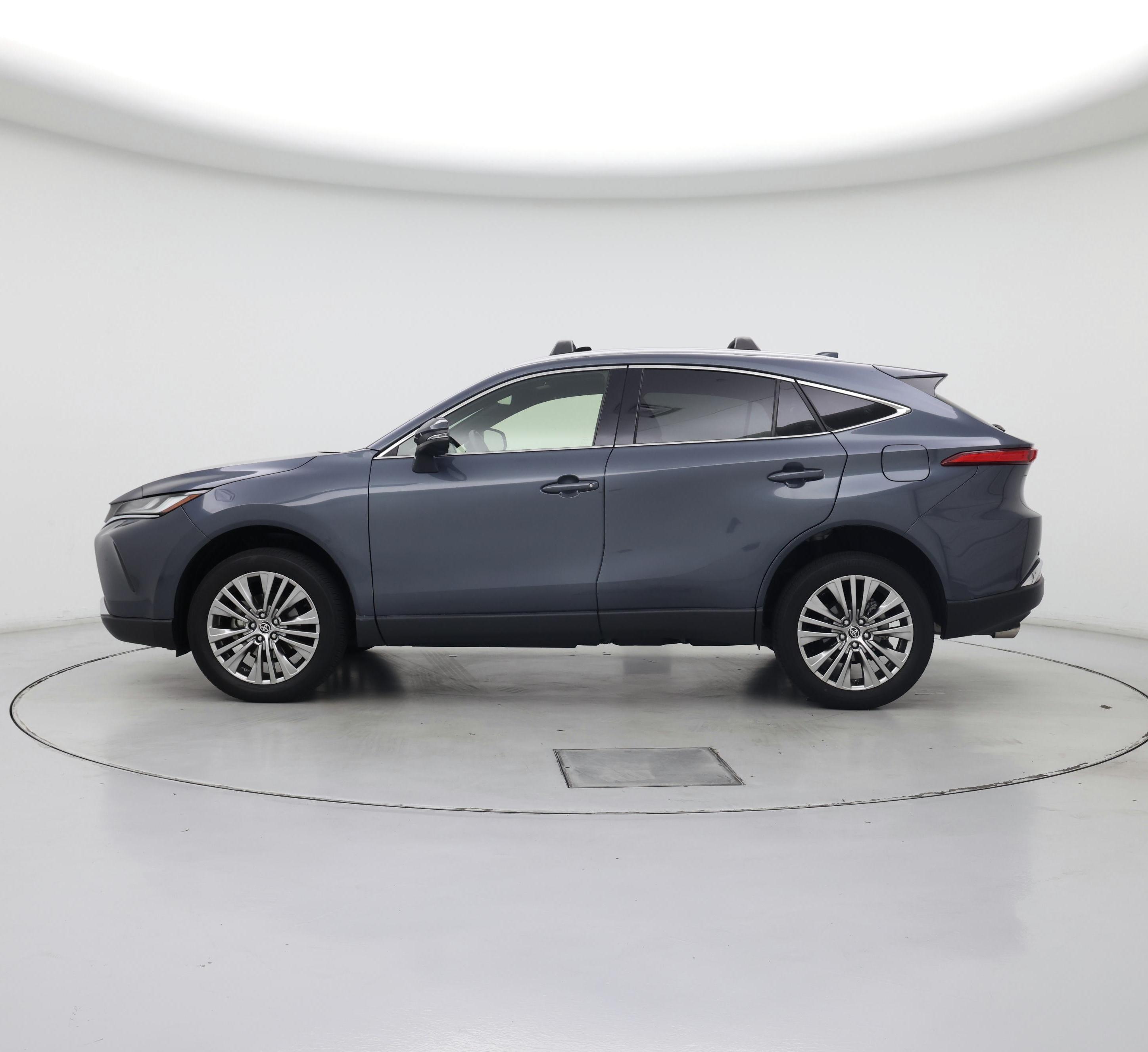 Thumbnail: 2022 Toyota Venza - 3