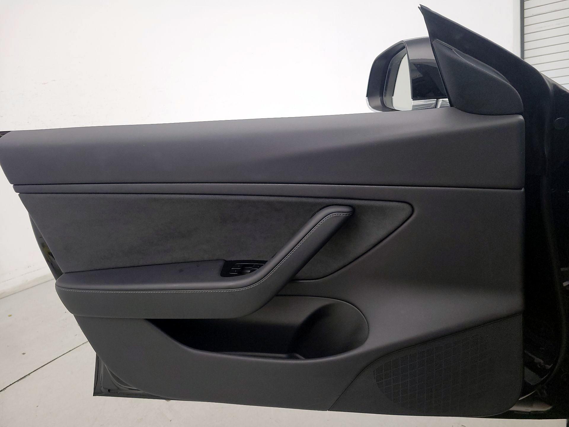 Thumbnail: 2019 Tesla Model 3 - 12