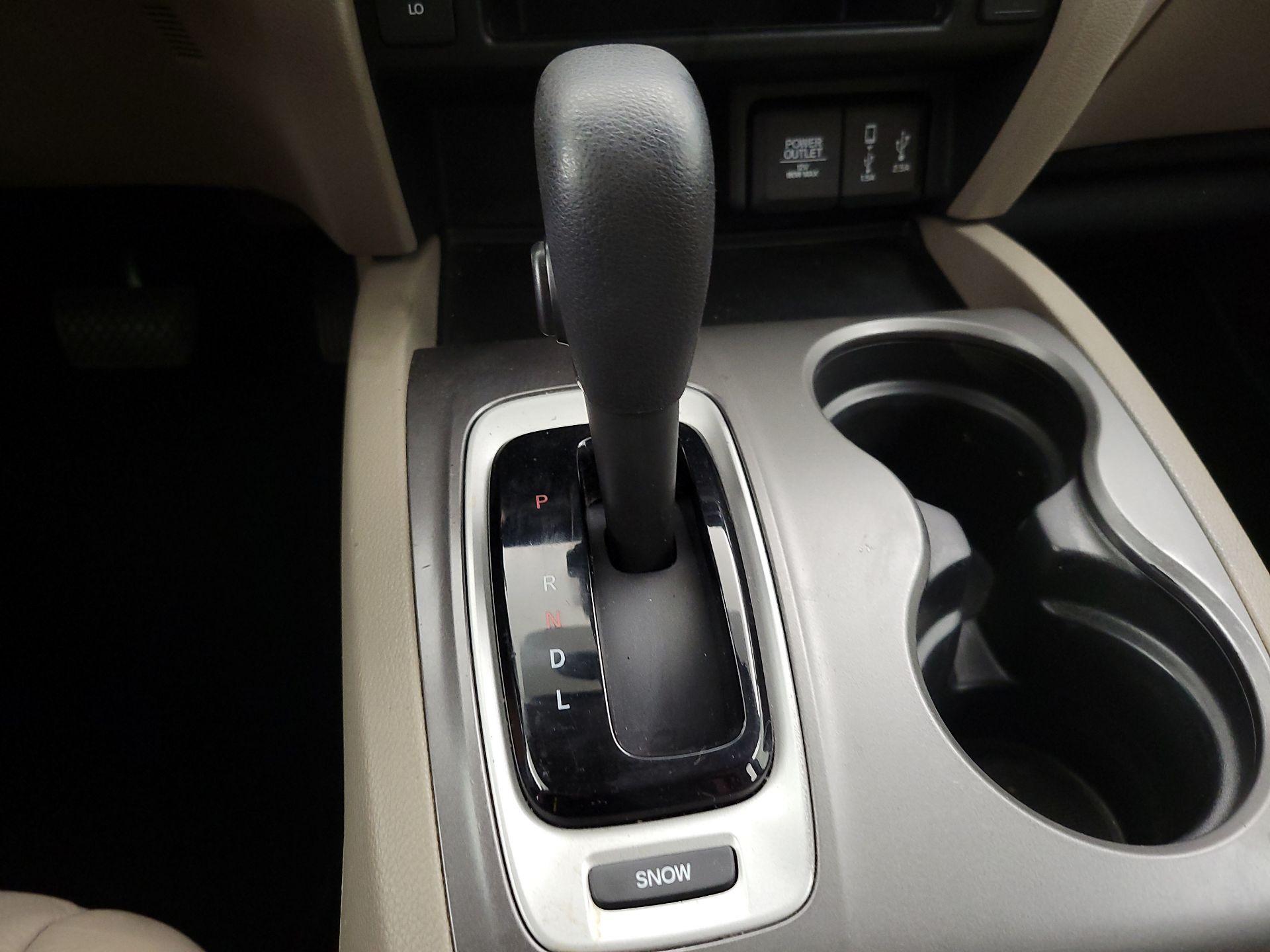 Thumbnail: 2017 Honda Pilot - 17