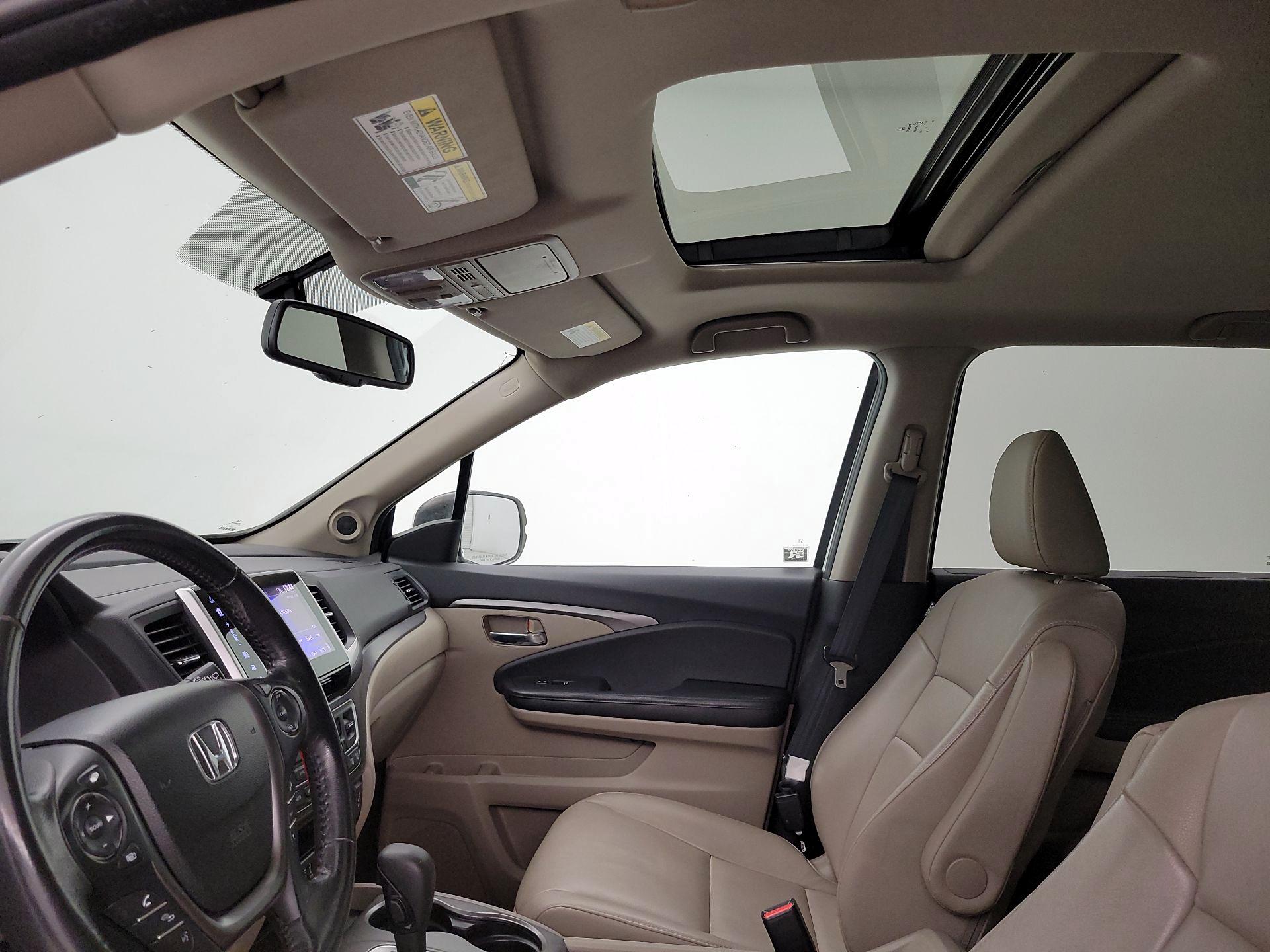 Thumbnail: 2017 Honda Pilot - 19