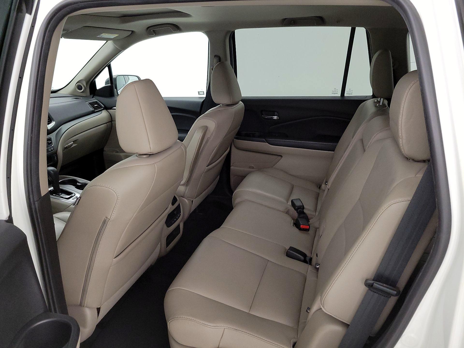 Thumbnail: 2017 Honda Pilot - 20