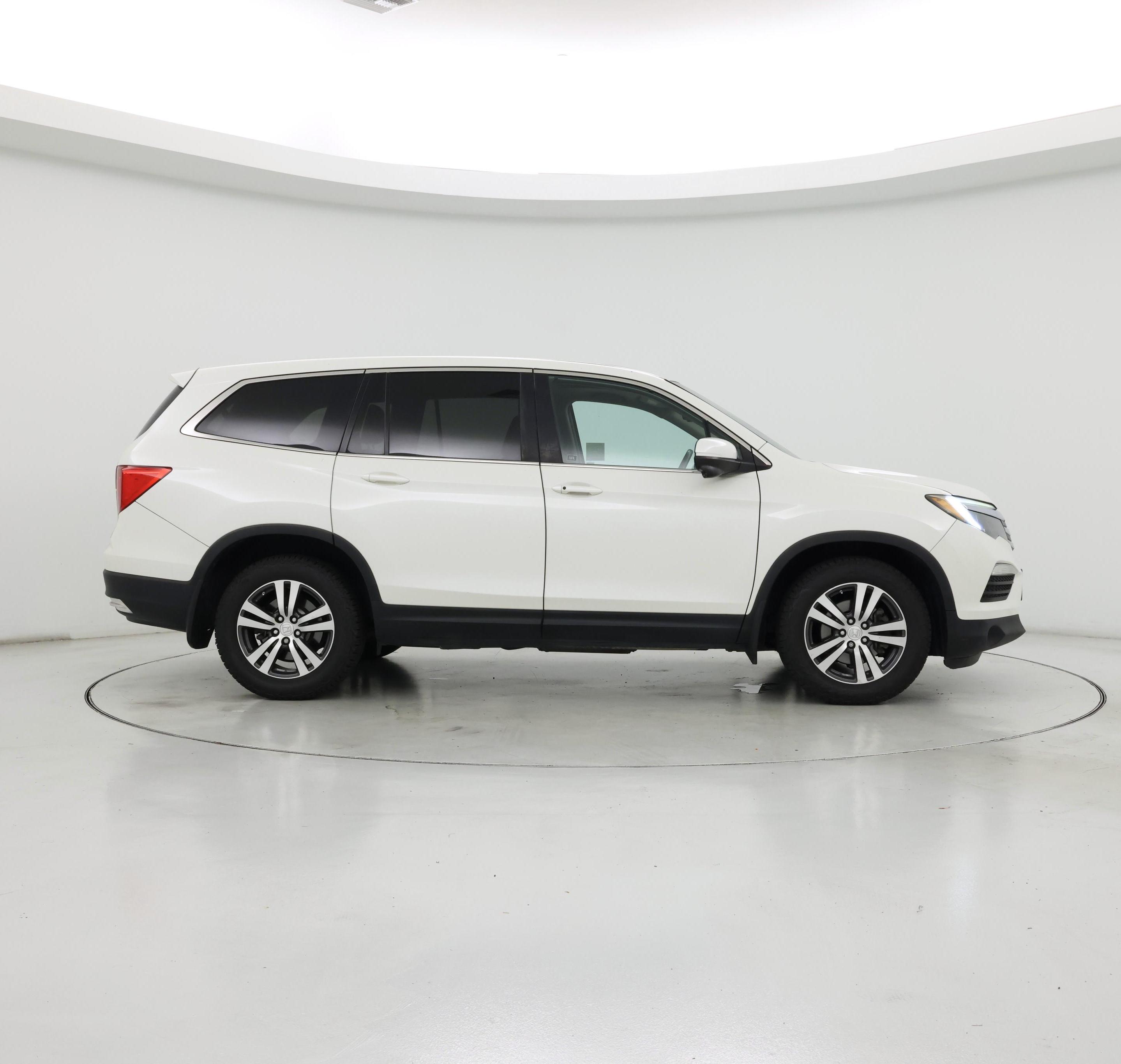 Thumbnail: 2017 Honda Pilot - 7