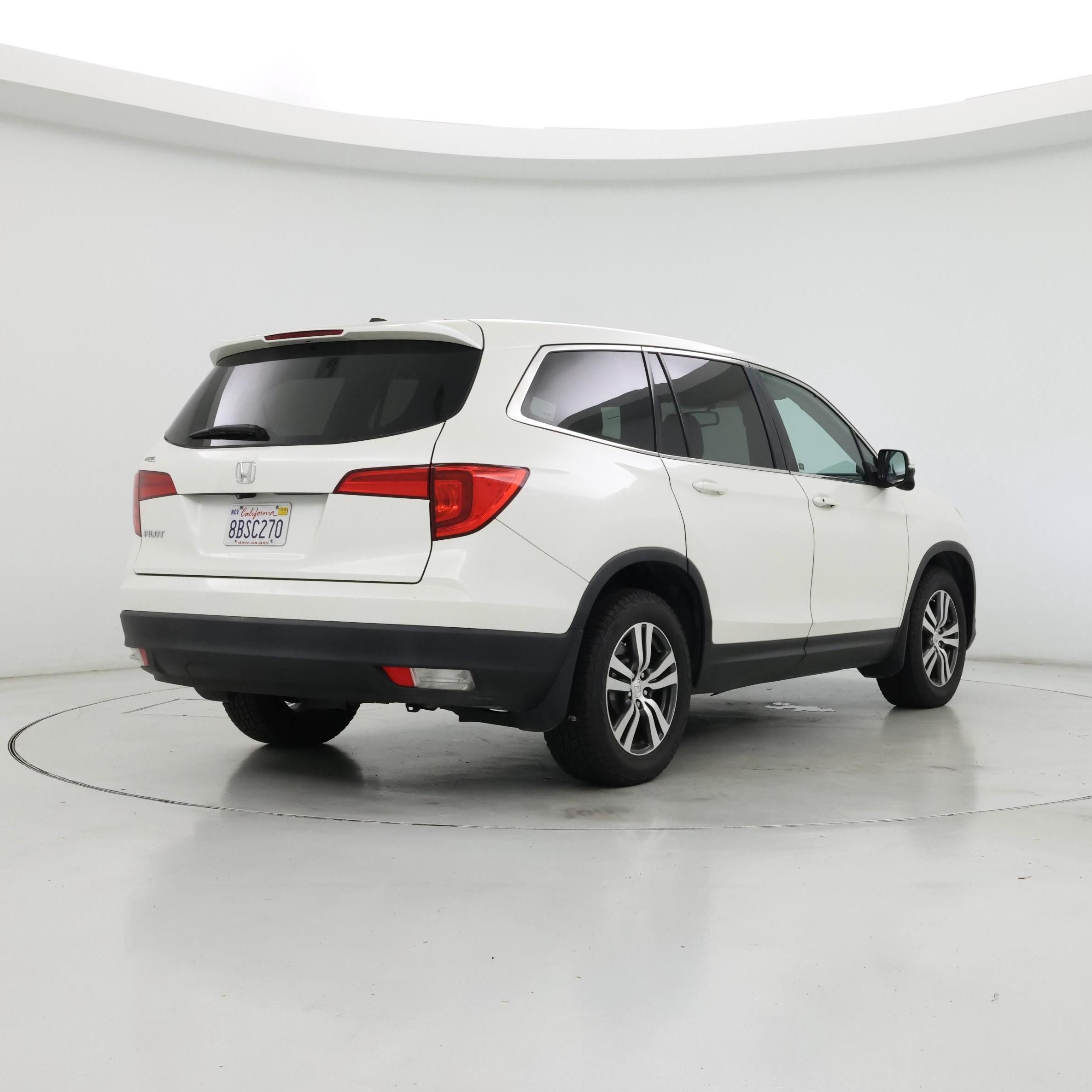 Thumbnail: 2017 Honda Pilot - 8