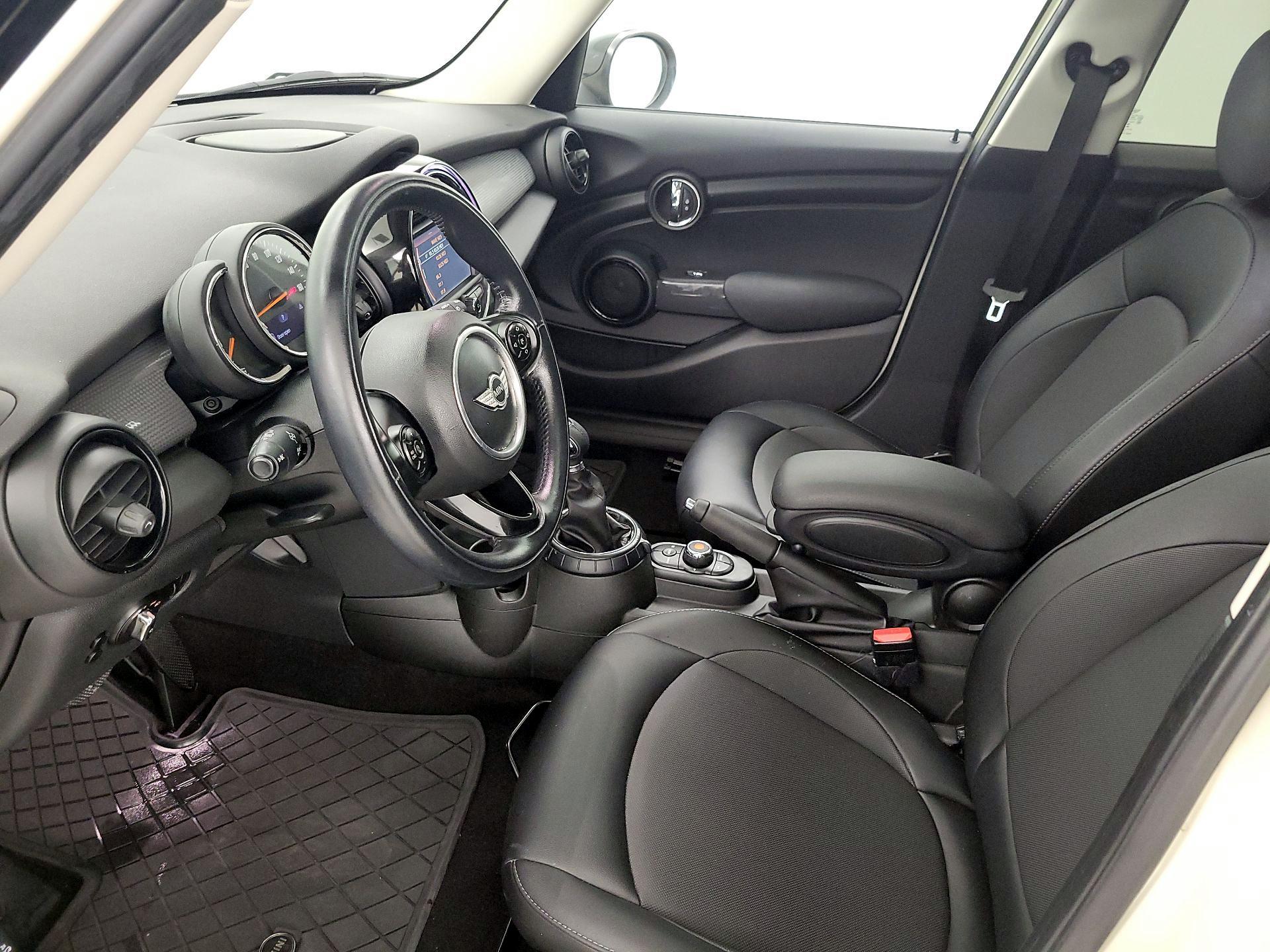 Thumbnail: 2017 MINI Cooper Hardtop - 11