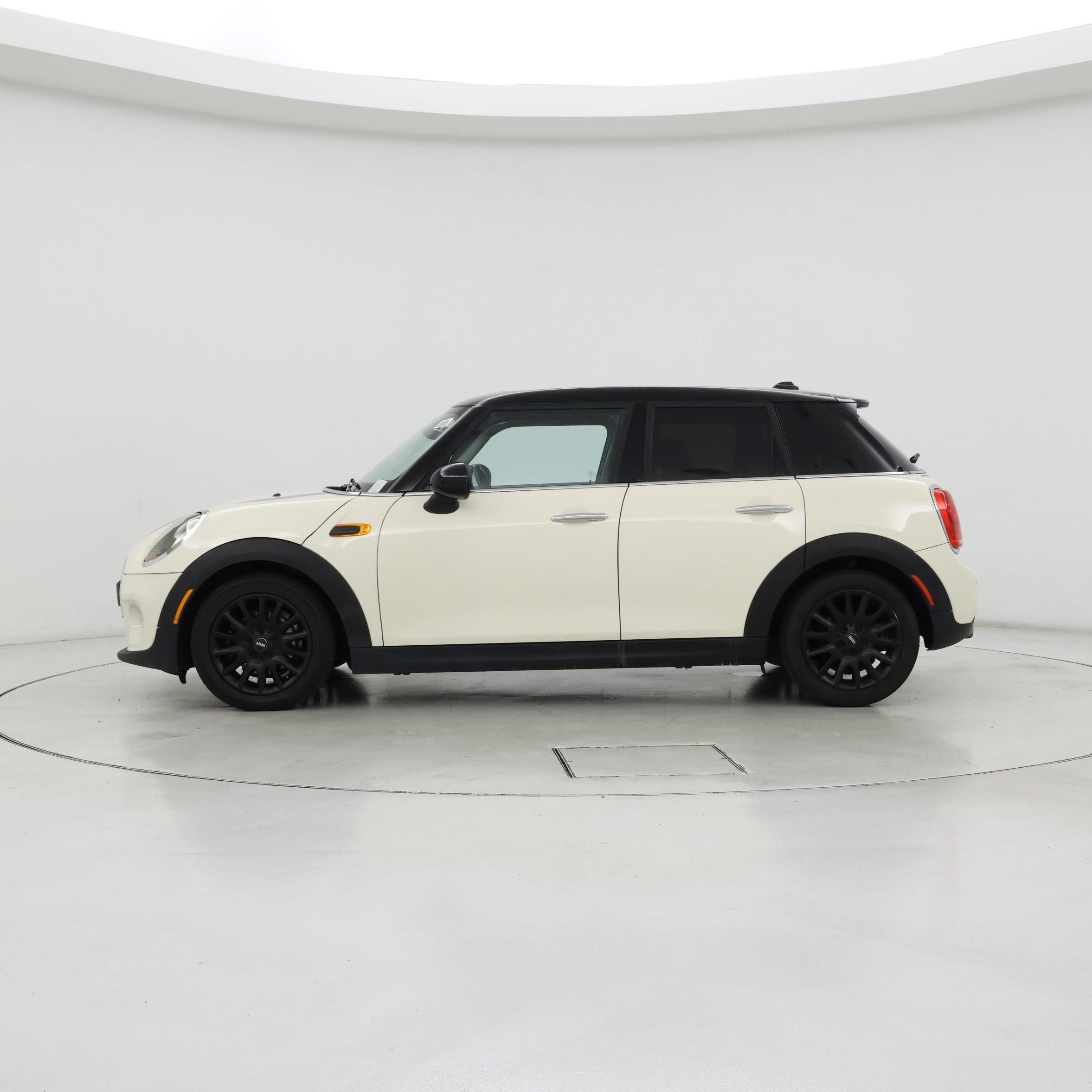Thumbnail: 2017 MINI Cooper Hardtop - 3