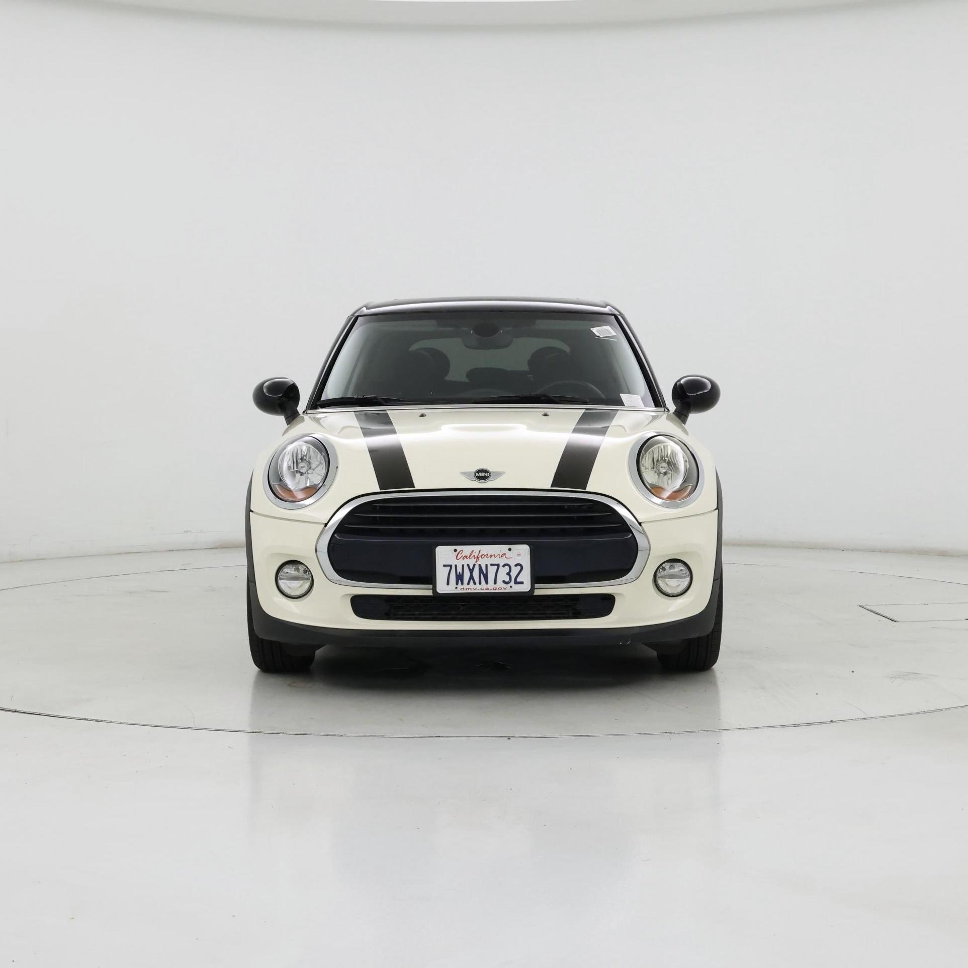 Thumbnail: 2017 MINI Cooper Hardtop - 5