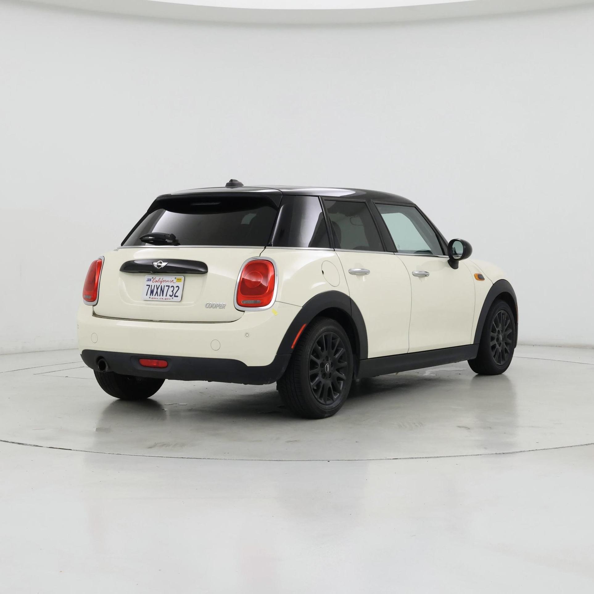 Thumbnail: 2017 MINI Cooper Hardtop - 8