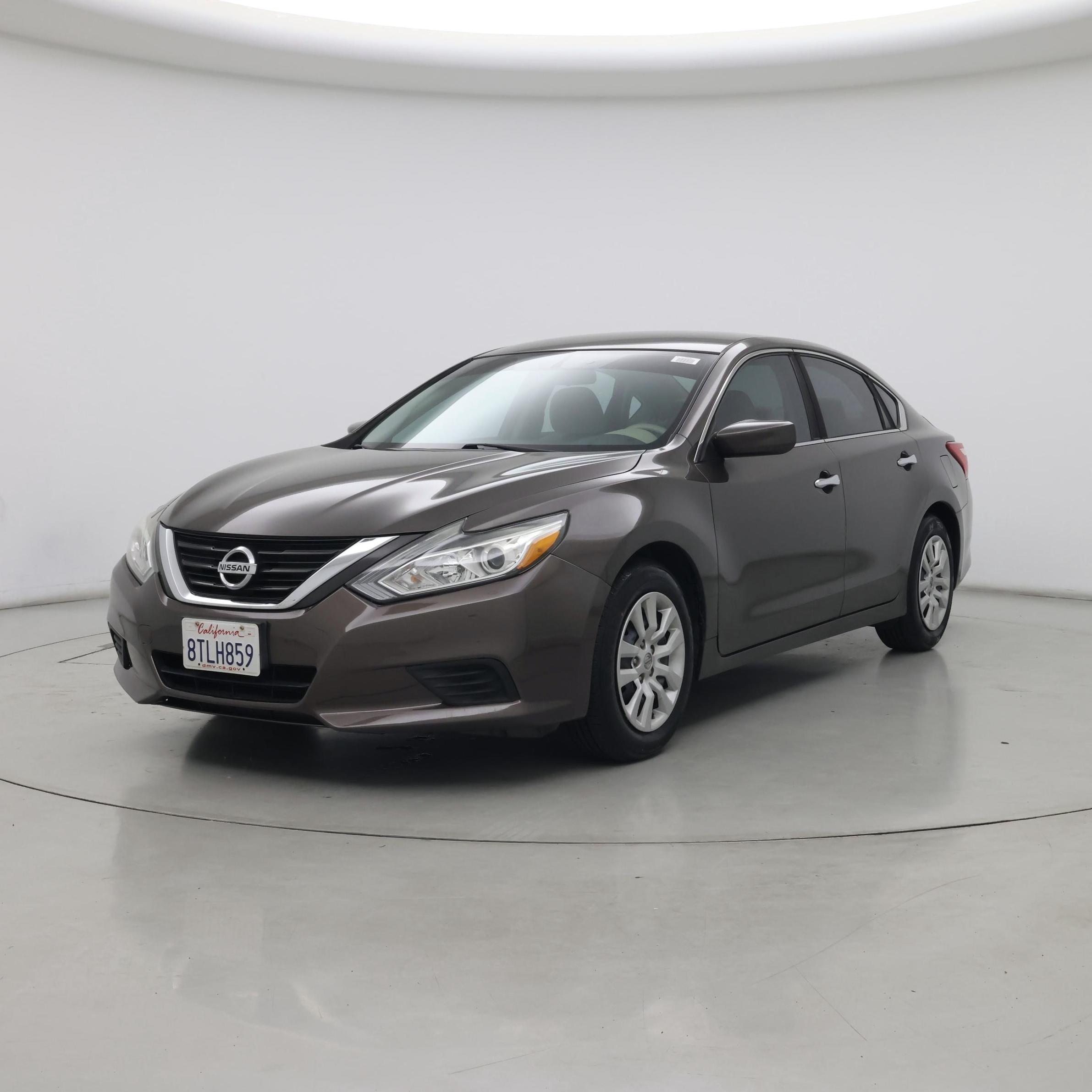 Thumbnail: 2017 Nissan Altima - 4