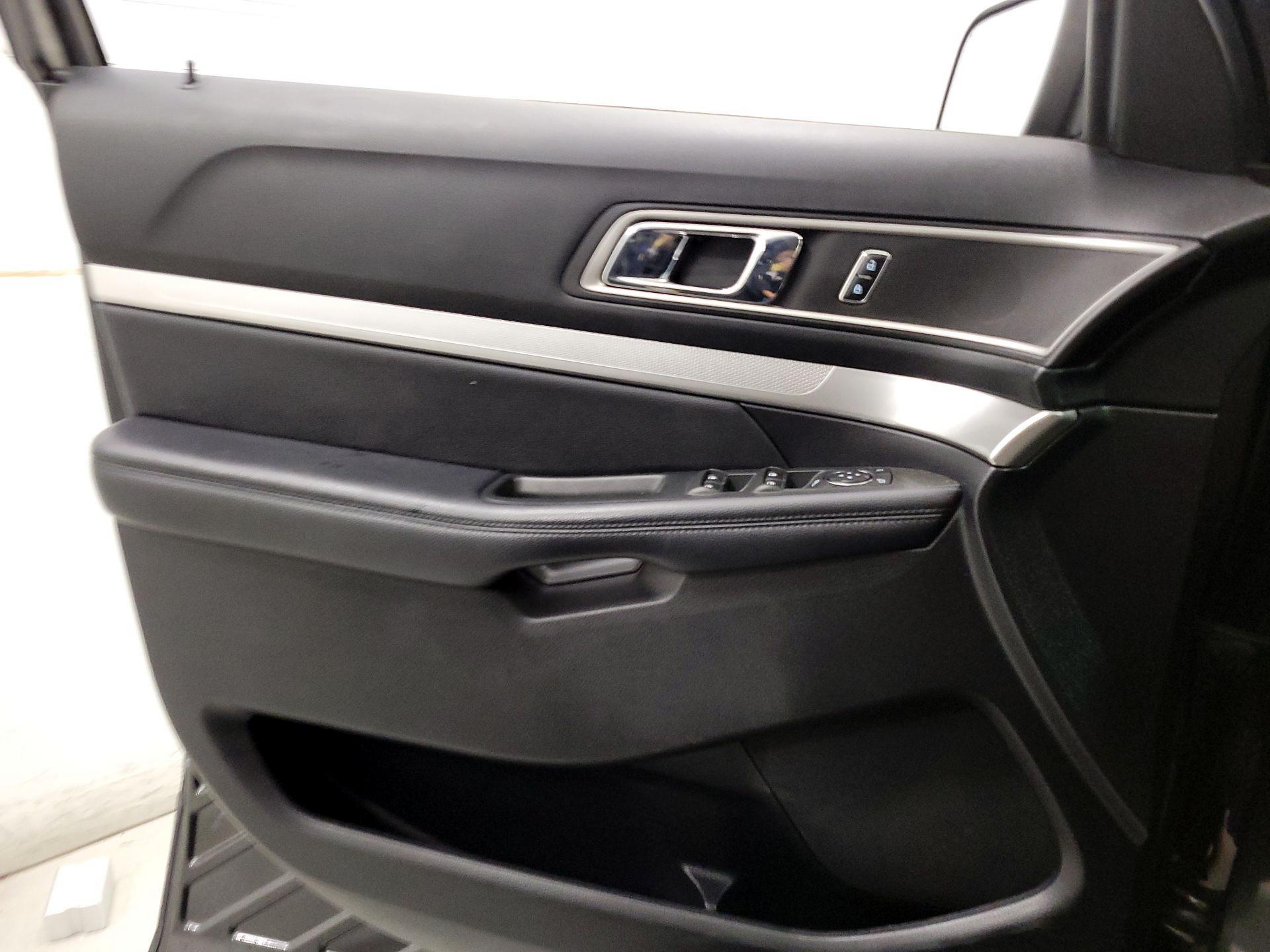 Thumbnail: 2017 Ford Explorer - 12