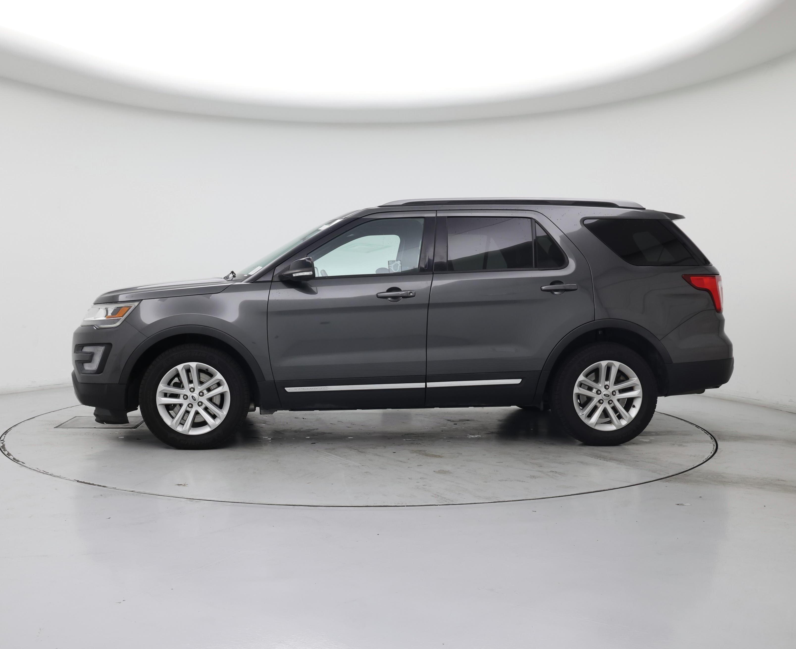 Thumbnail: 2017 Ford Explorer - 3