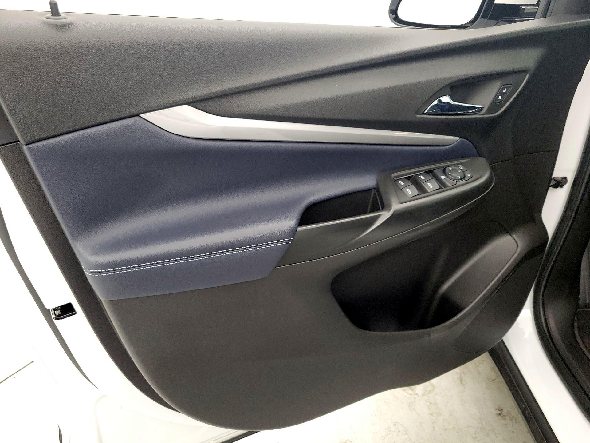 Thumbnail: 2022 Chevrolet Bolt EUV - 12