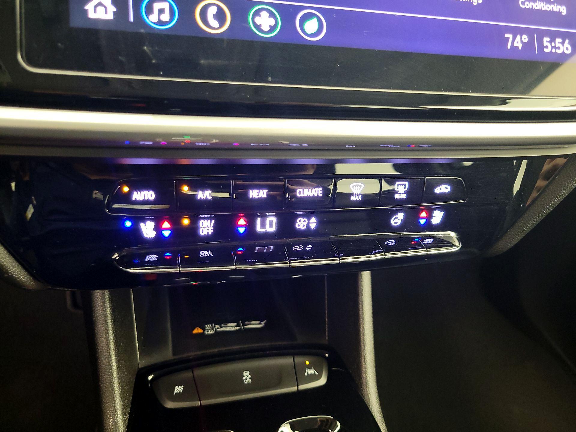 Thumbnail: 2022 Chevrolet Bolt EUV - 16