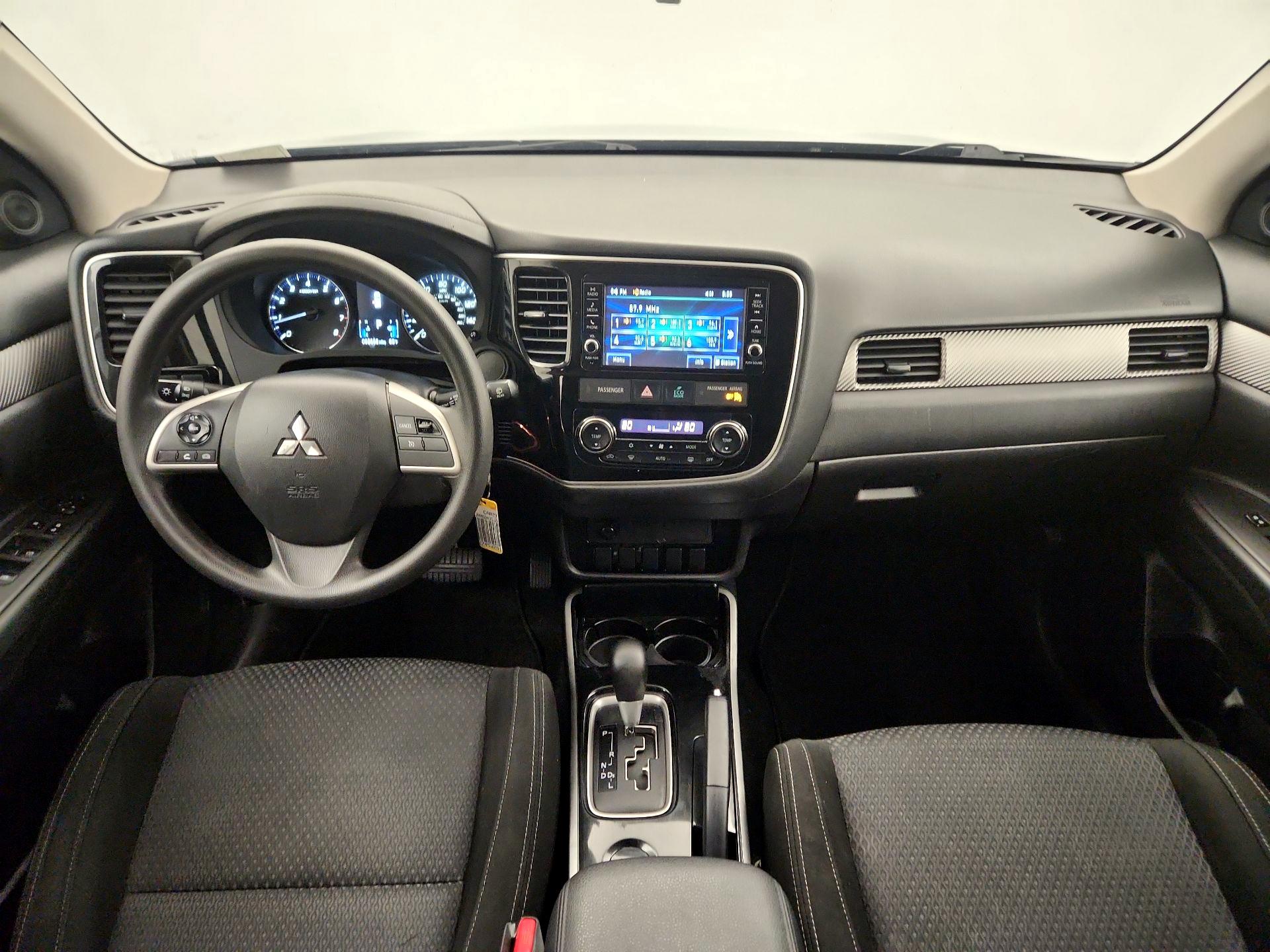 Thumbnail: 2018 Mitsubishi Outlander - 9