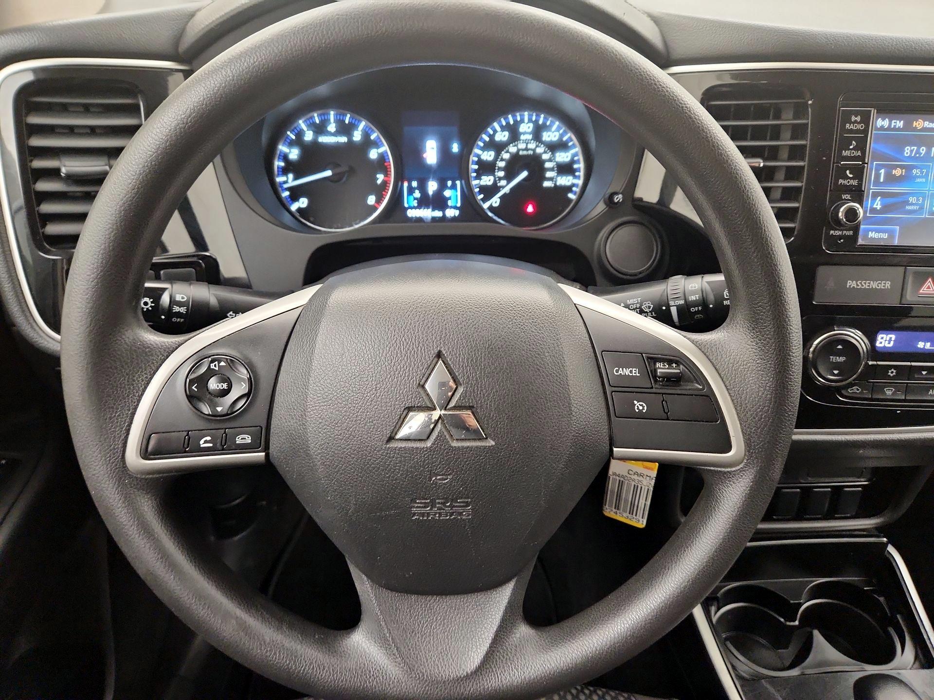 Thumbnail: 2018 Mitsubishi Outlander - 10