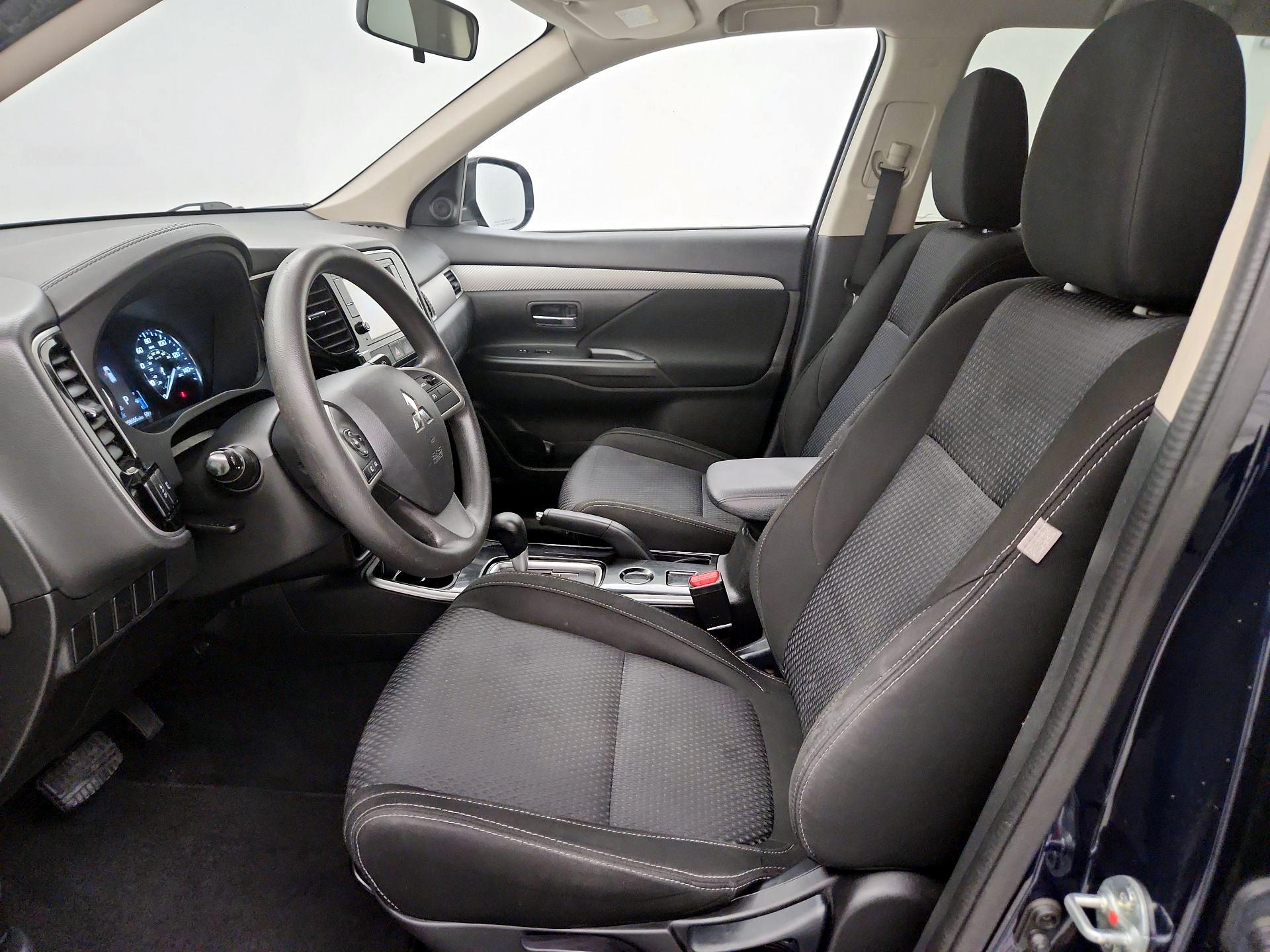 Thumbnail: 2018 Mitsubishi Outlander - 11