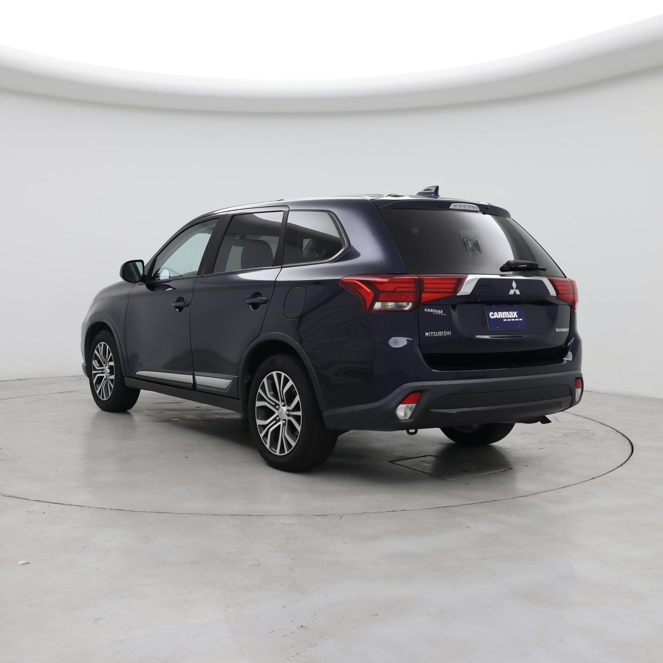 Thumbnail: 2018 Mitsubishi Outlander - 2